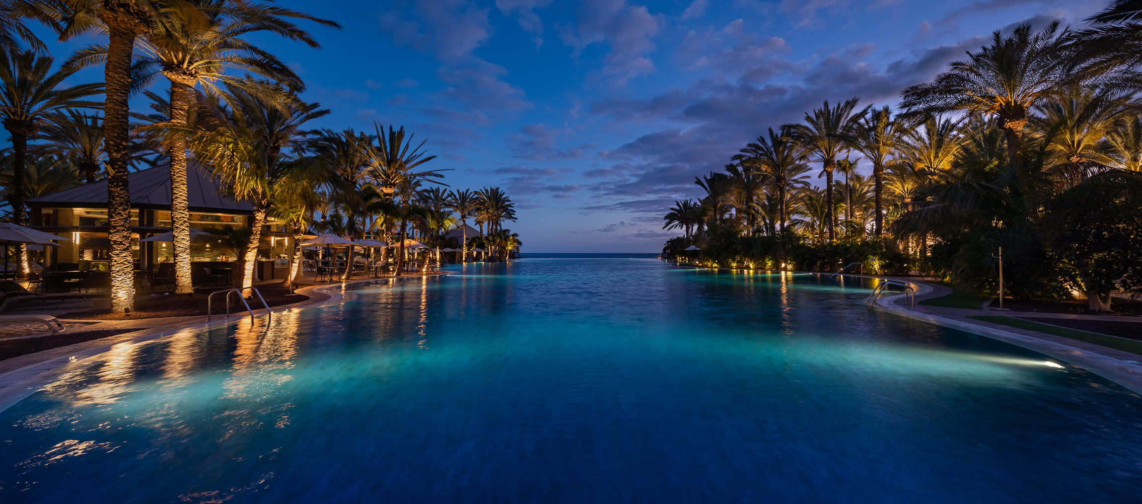 piscina el lago noche lopesan costa meloneras resort & spa
