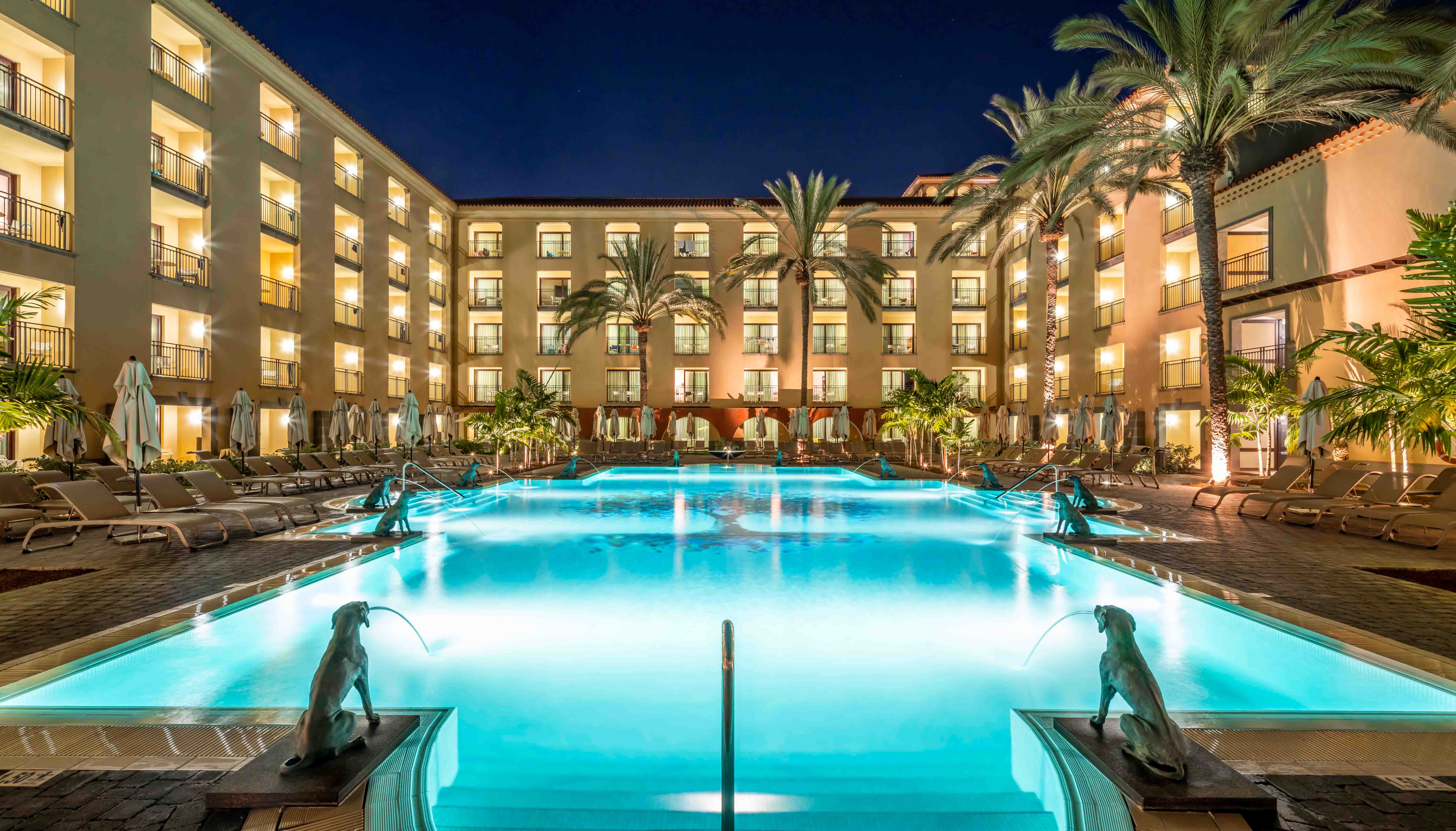 piscina arbol de la vida noche lopesan costa meloneras resort & spa