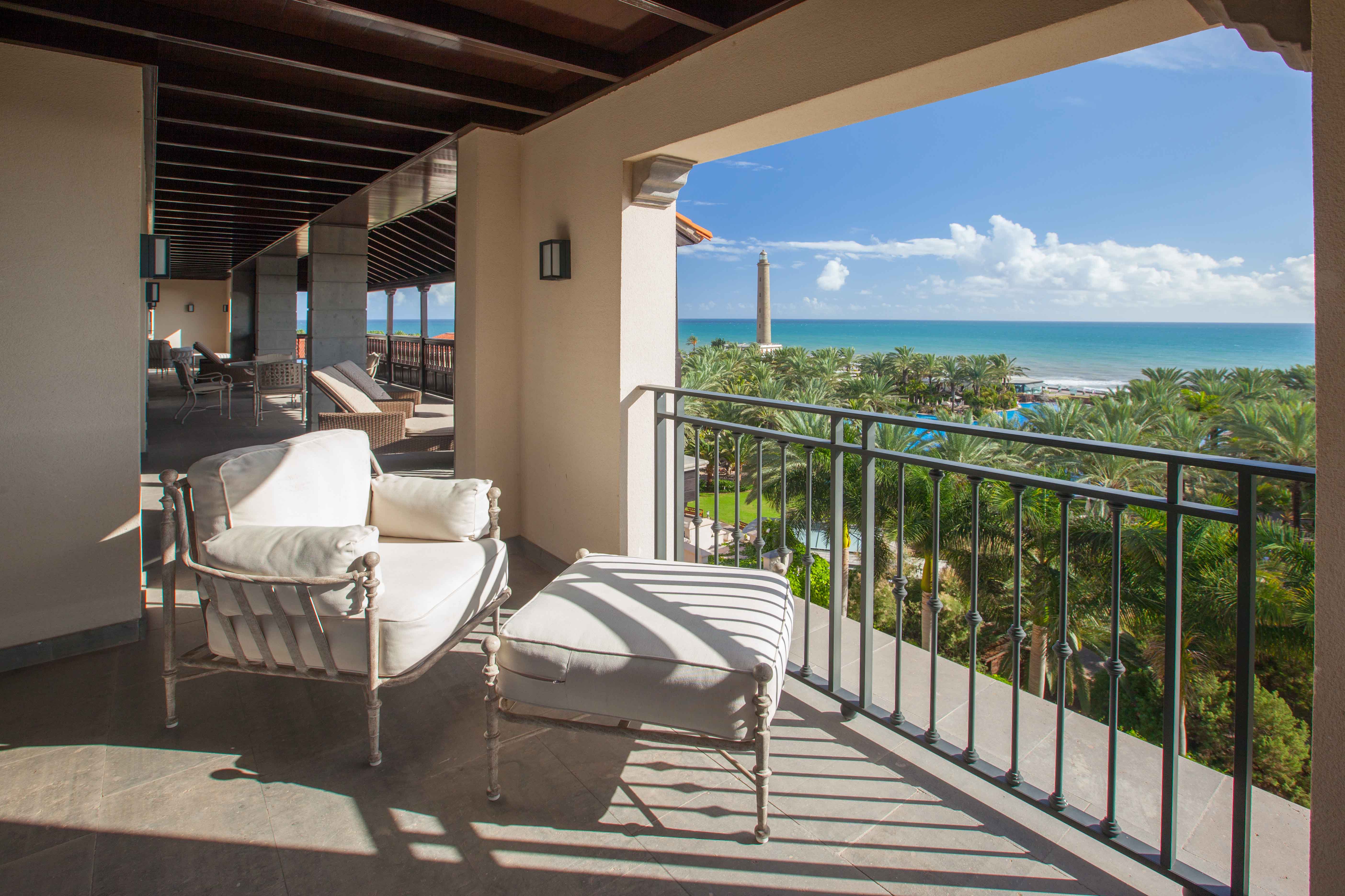 terraza royal suite lopesan costa meloneras resort & spa