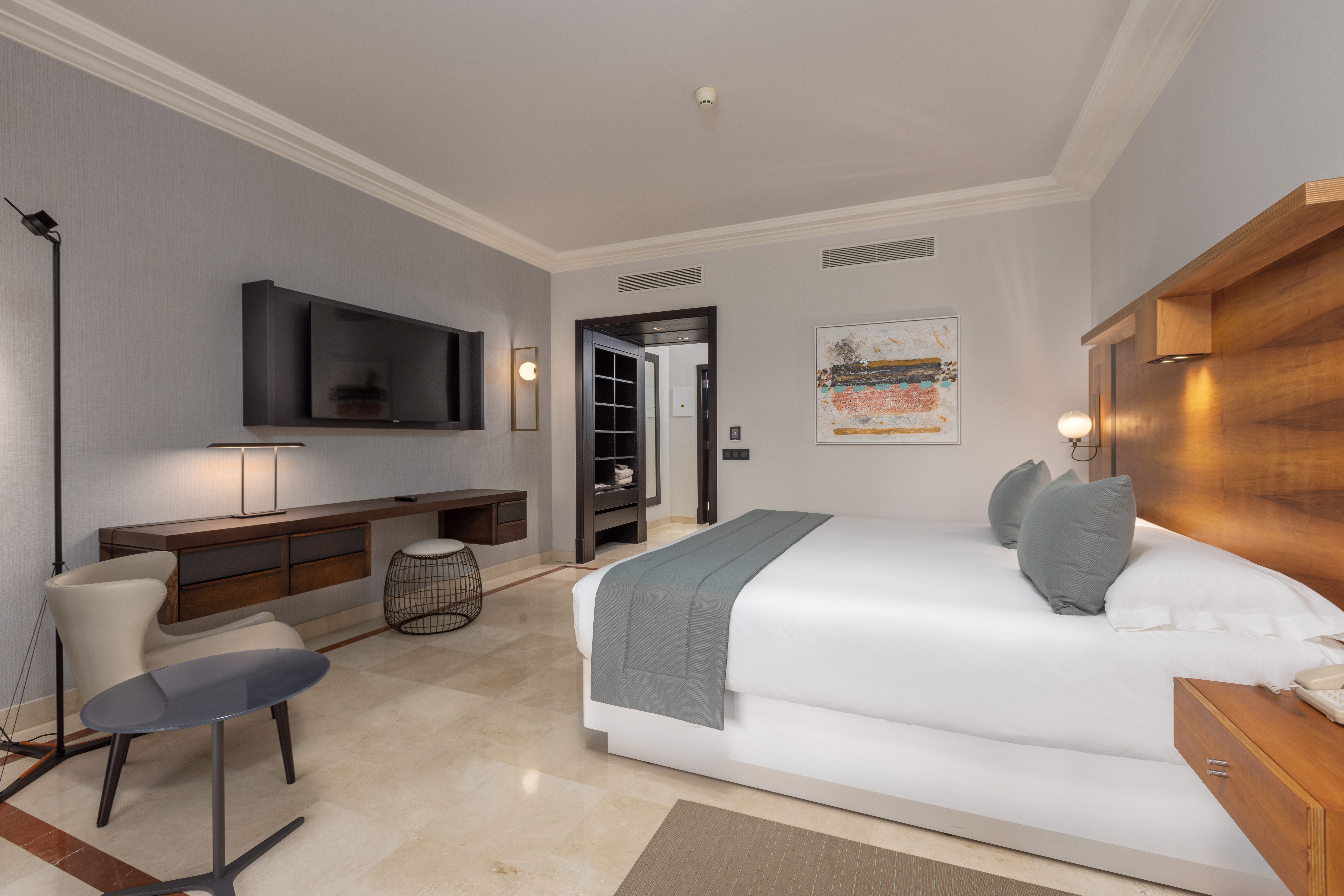 entrada-habitacion-unique-deluxe-adaptada-resort-lopesan-costa-meloneras