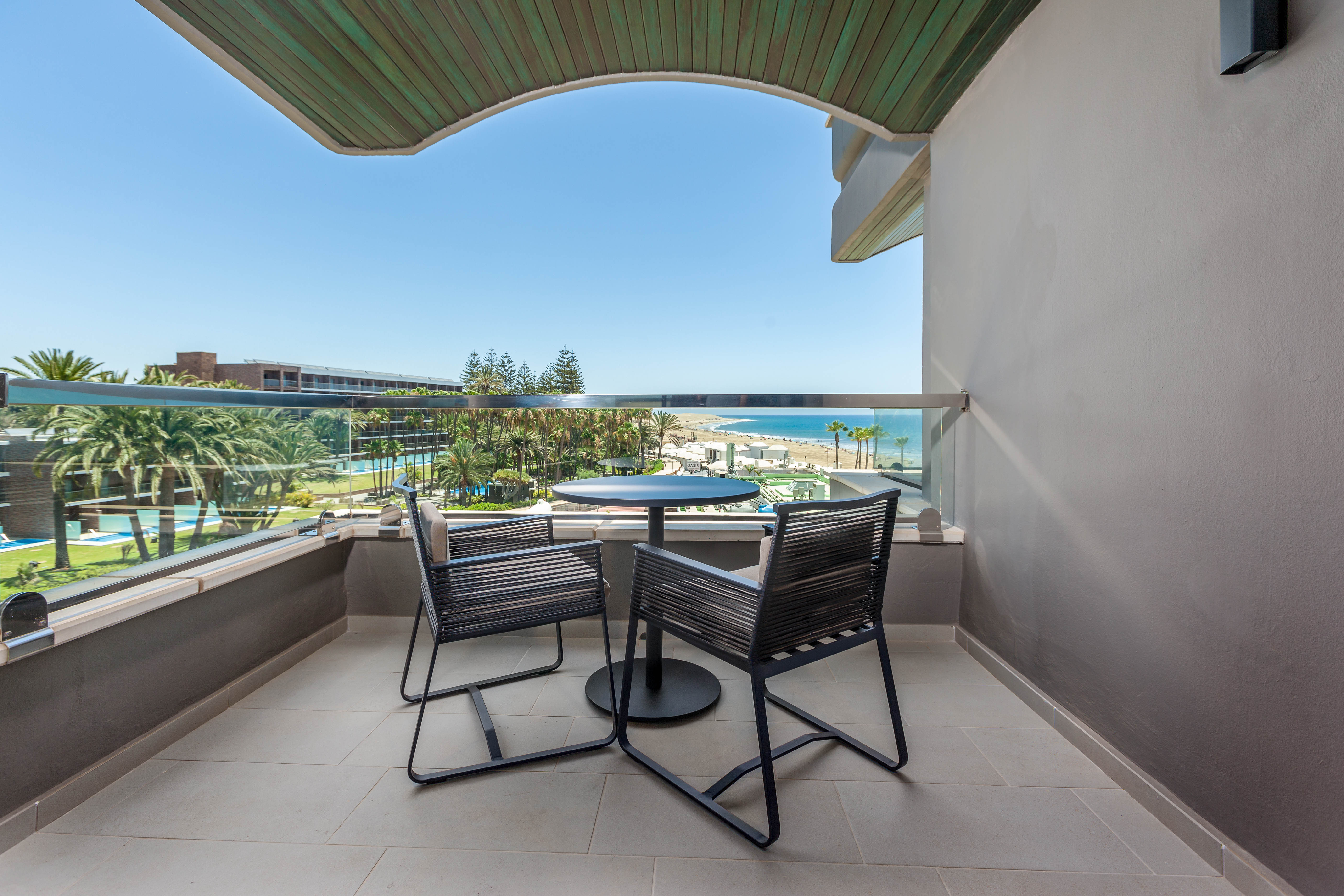 terraza habitación doble deluxe vista hotel faro lopesan collection