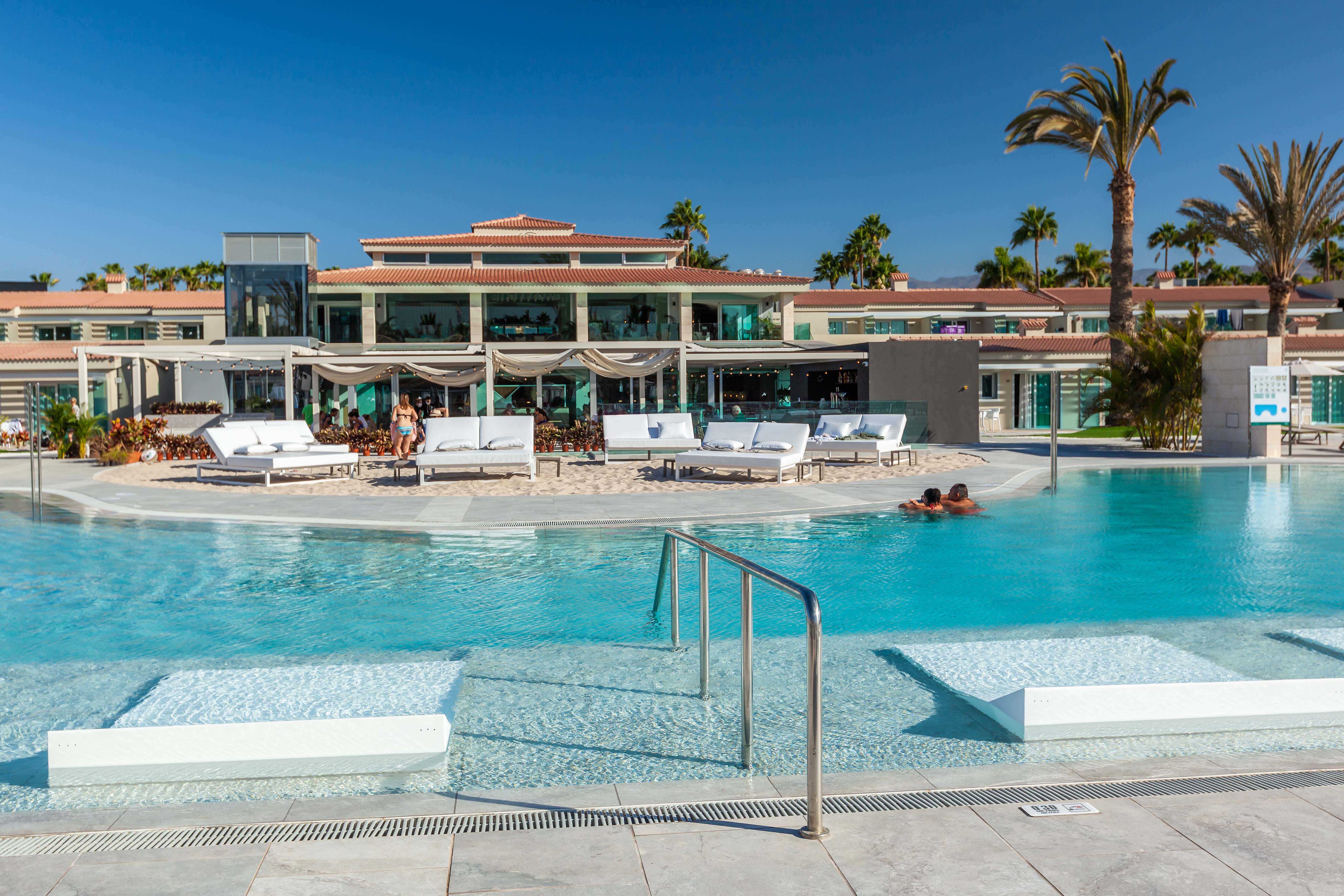 piscina principal kumara serenoa by lopesan hotels