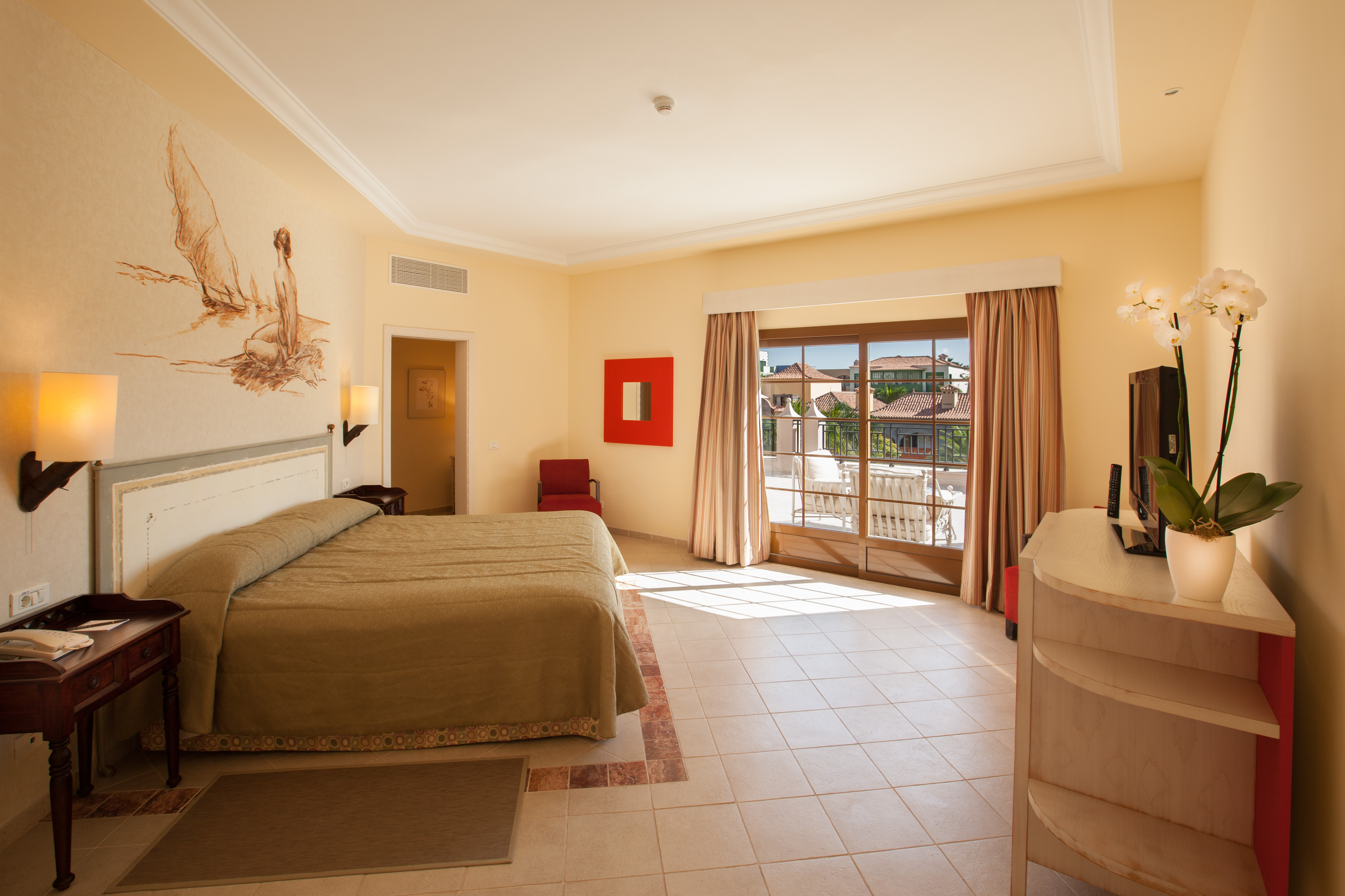cama royal suite resort lopesan villa del conde