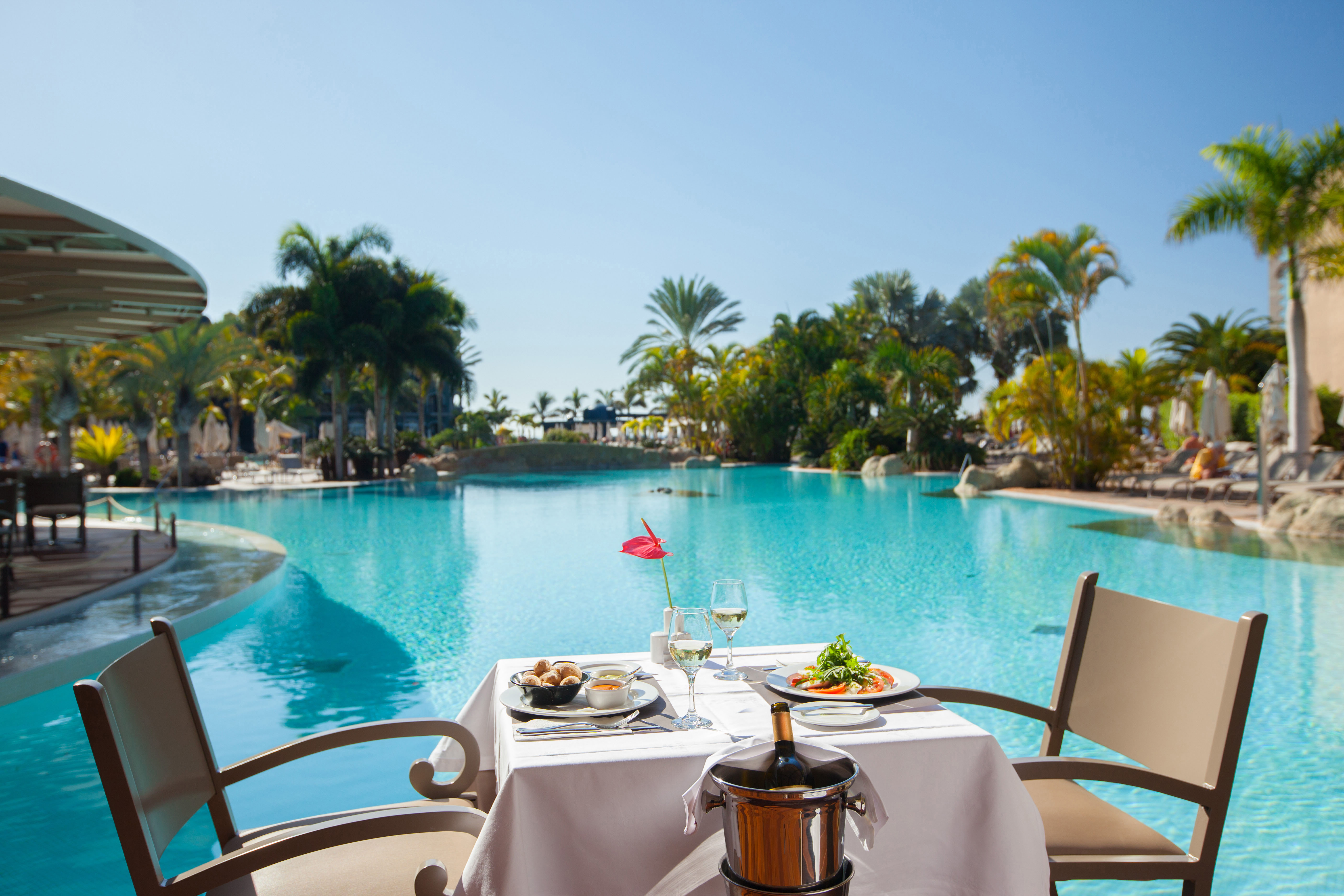 piscina bar alpendre restaurante villa del conde