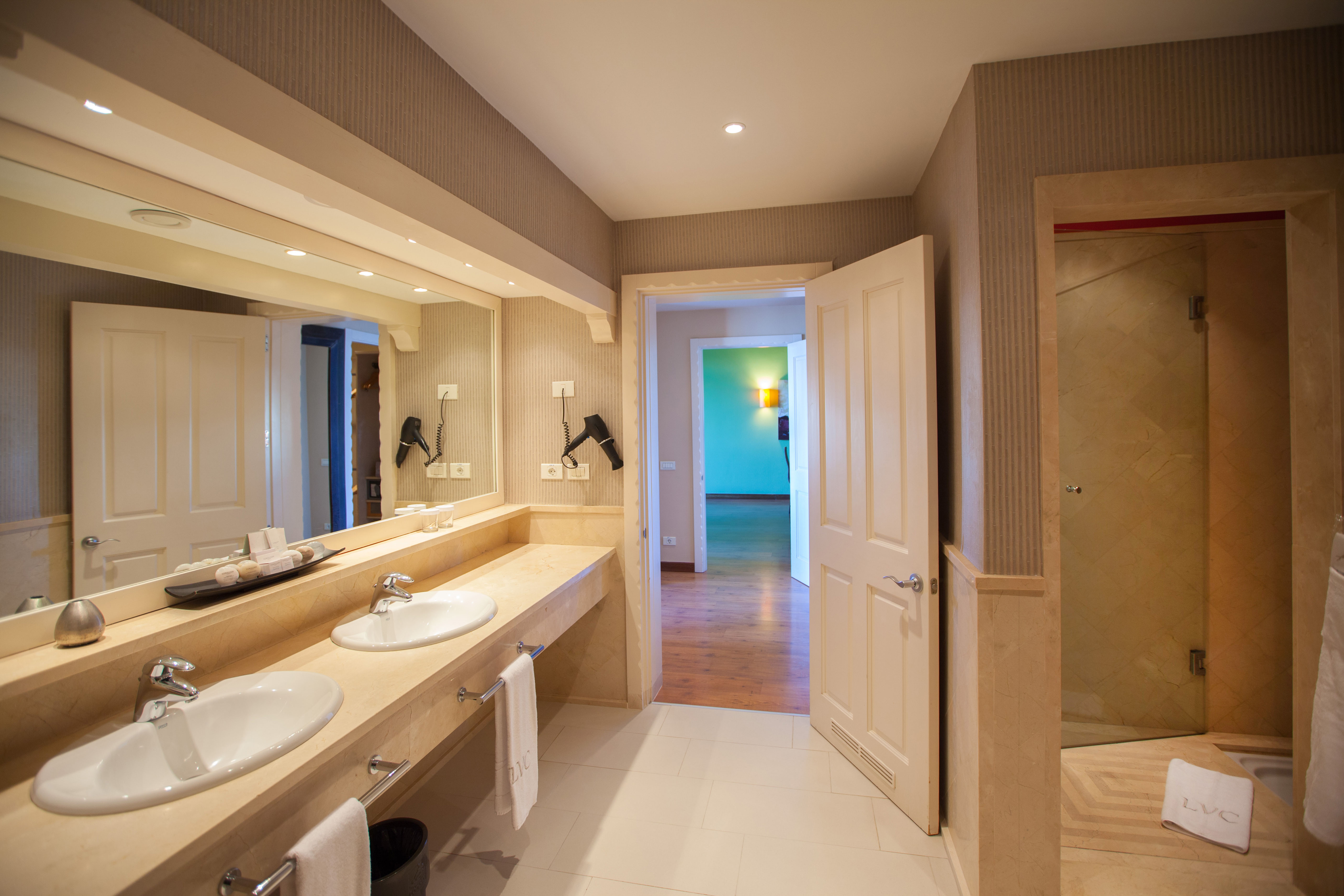 baño senior suite lopesan villa del conde resort & thalasso