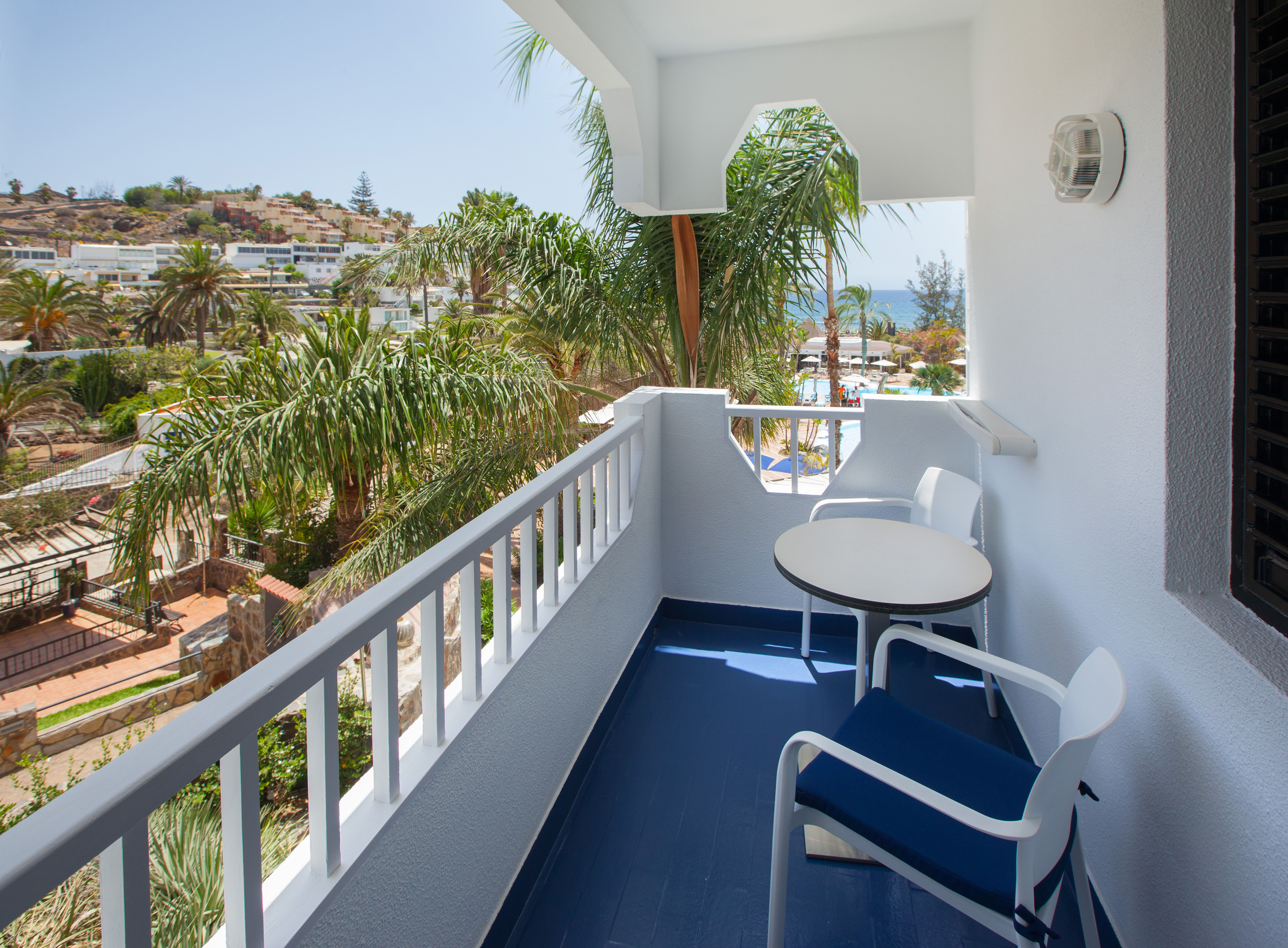 terraza junior suites corallium beach by lopesan hotels