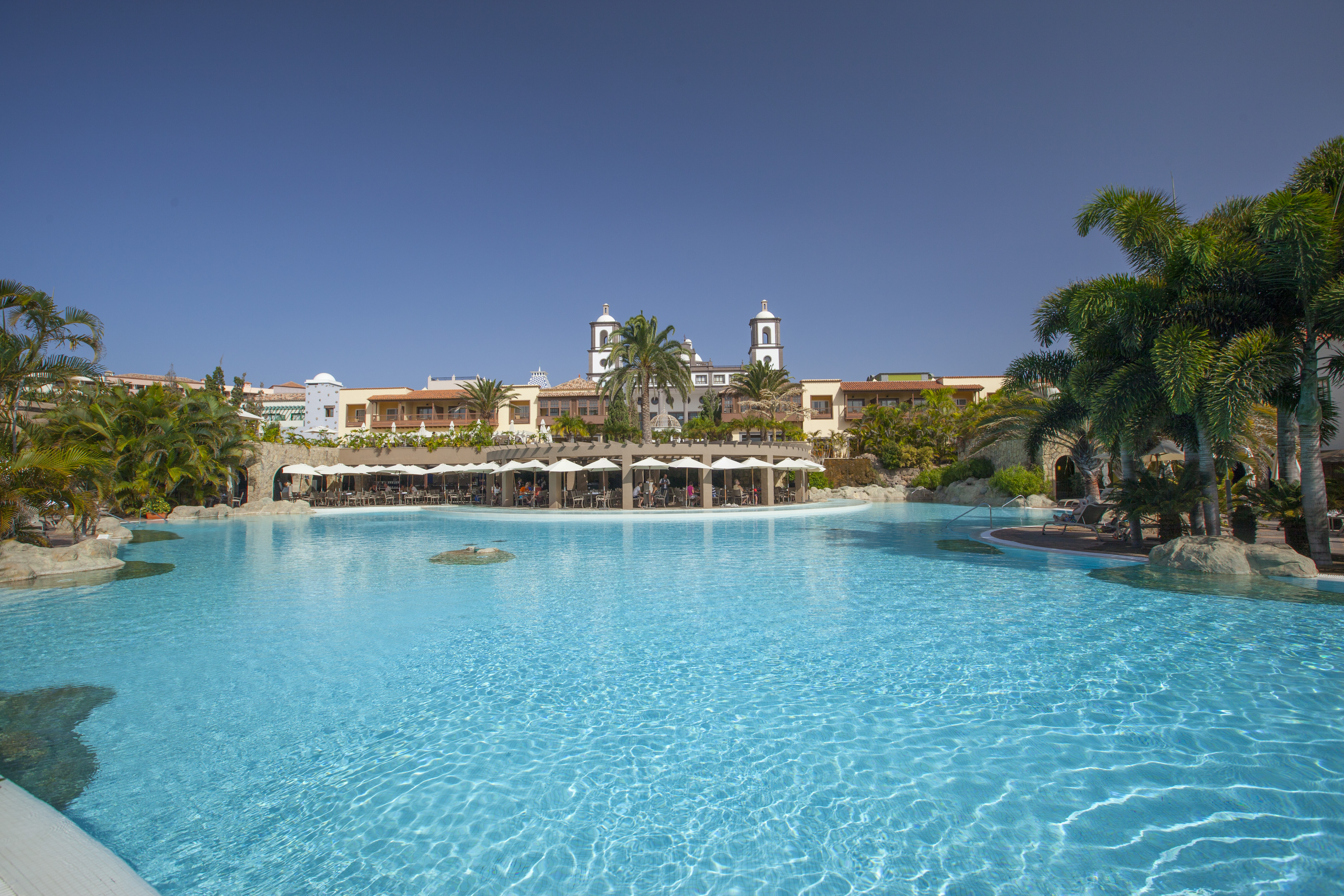 zona piscina lopesan villa del conde resort & thalasso