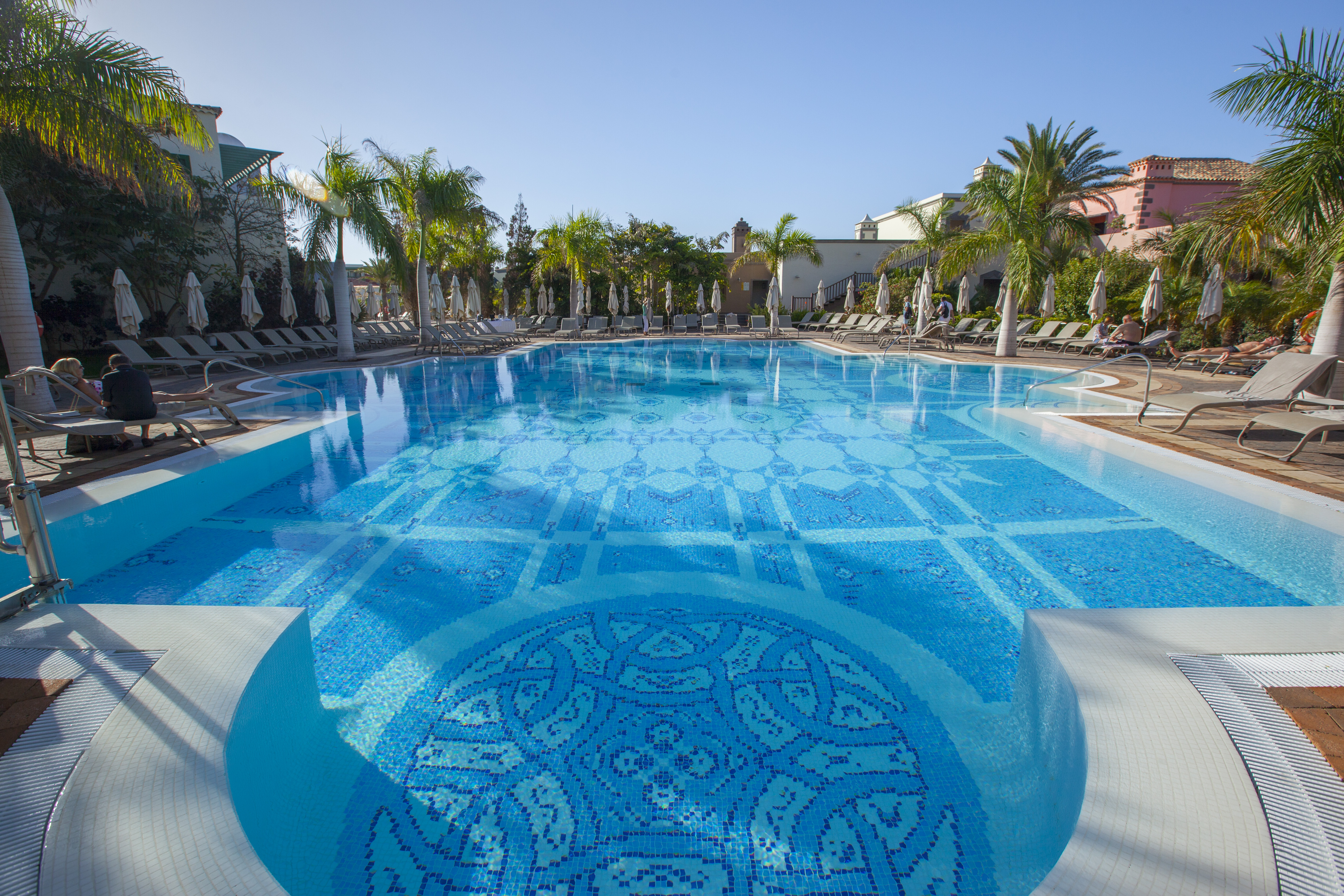 relax piscina lopesan villa del conde resort & thalasso