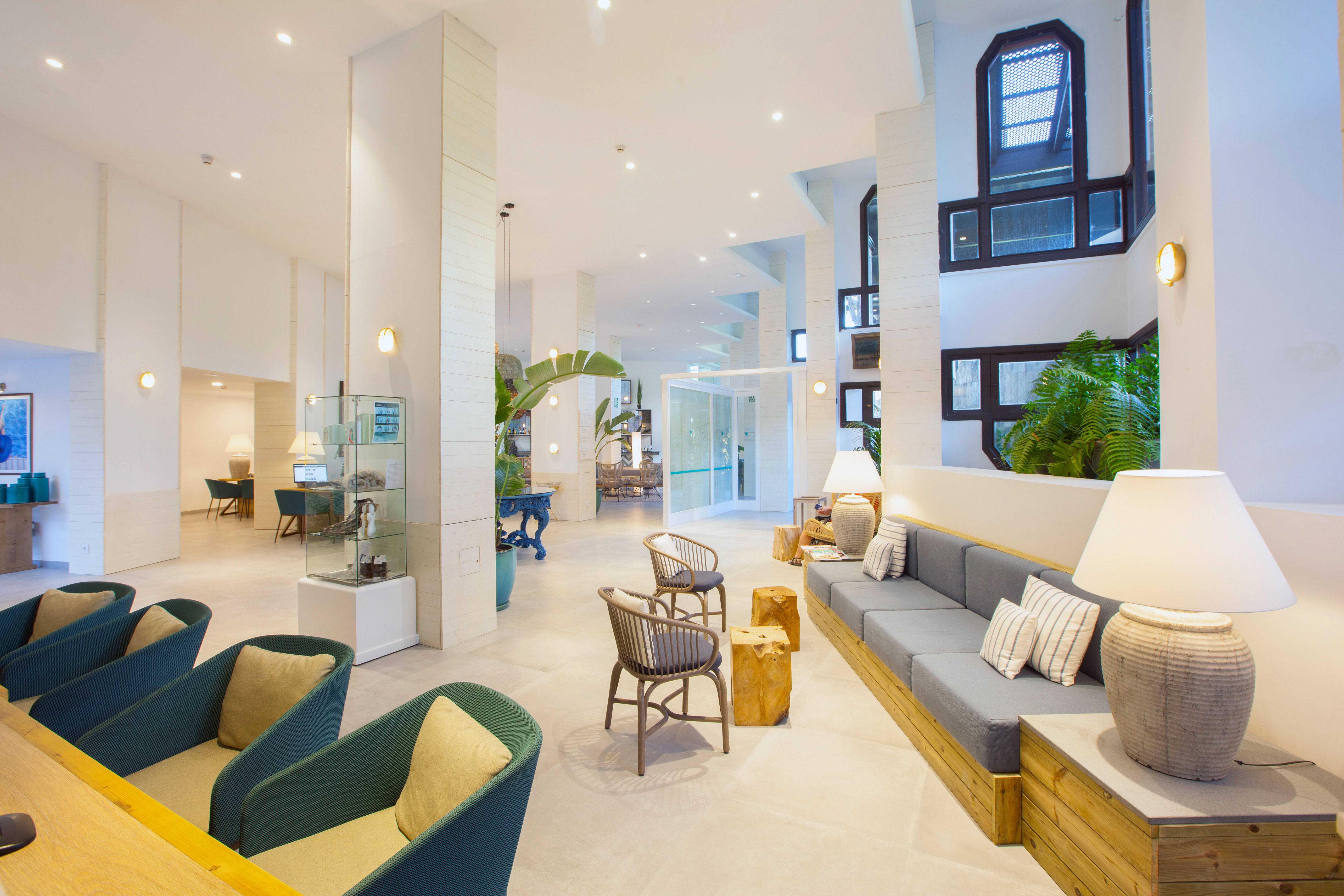 fotos recepción corallium beach by lopesan hotels