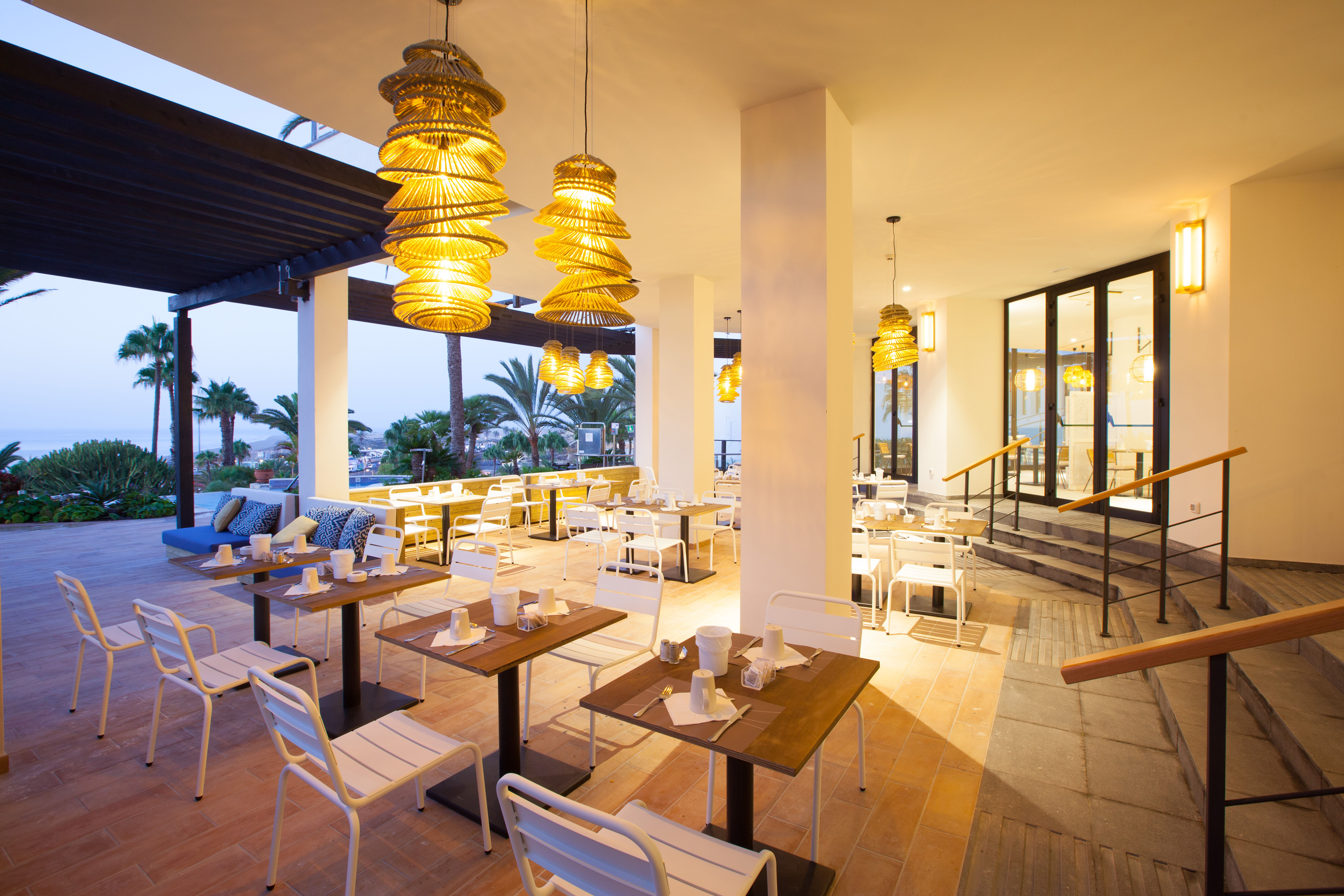 fotos corallium dunamar salon comedor buffet food garden