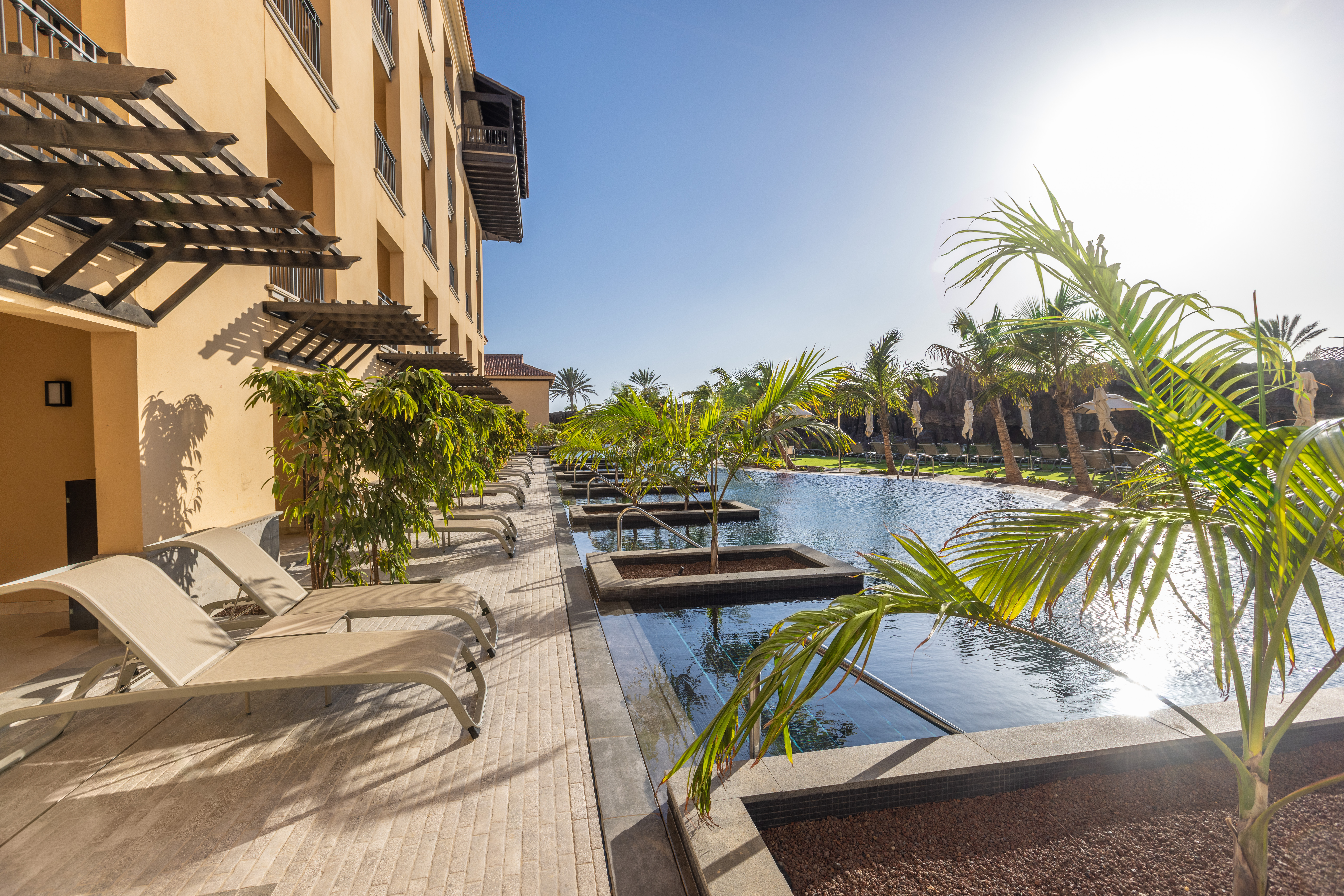 zona relax piscina premium lopesan costa meloneras resort & spa