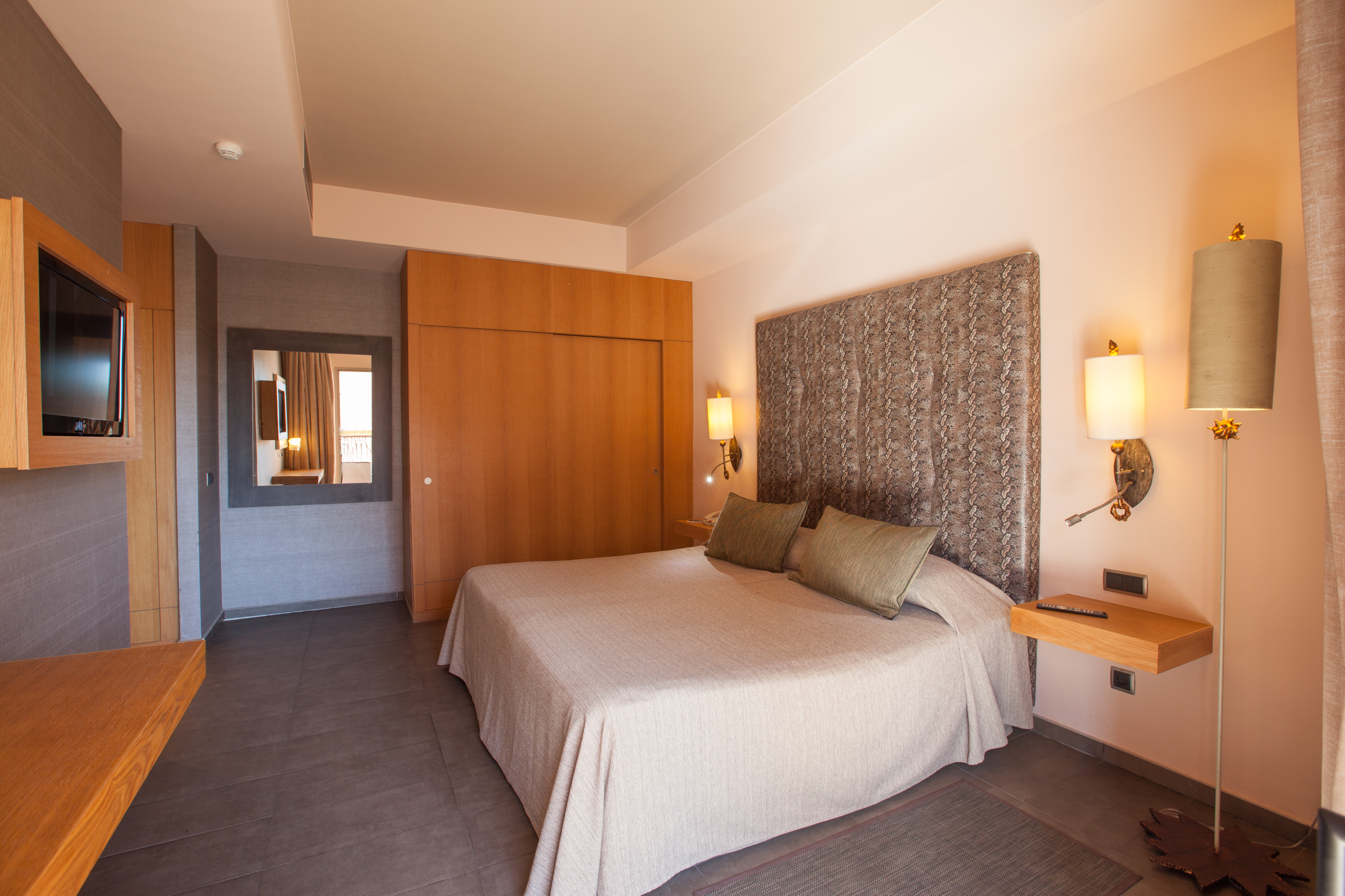 bett angepasstes doppelzimmer standard lopesan baobab resort
