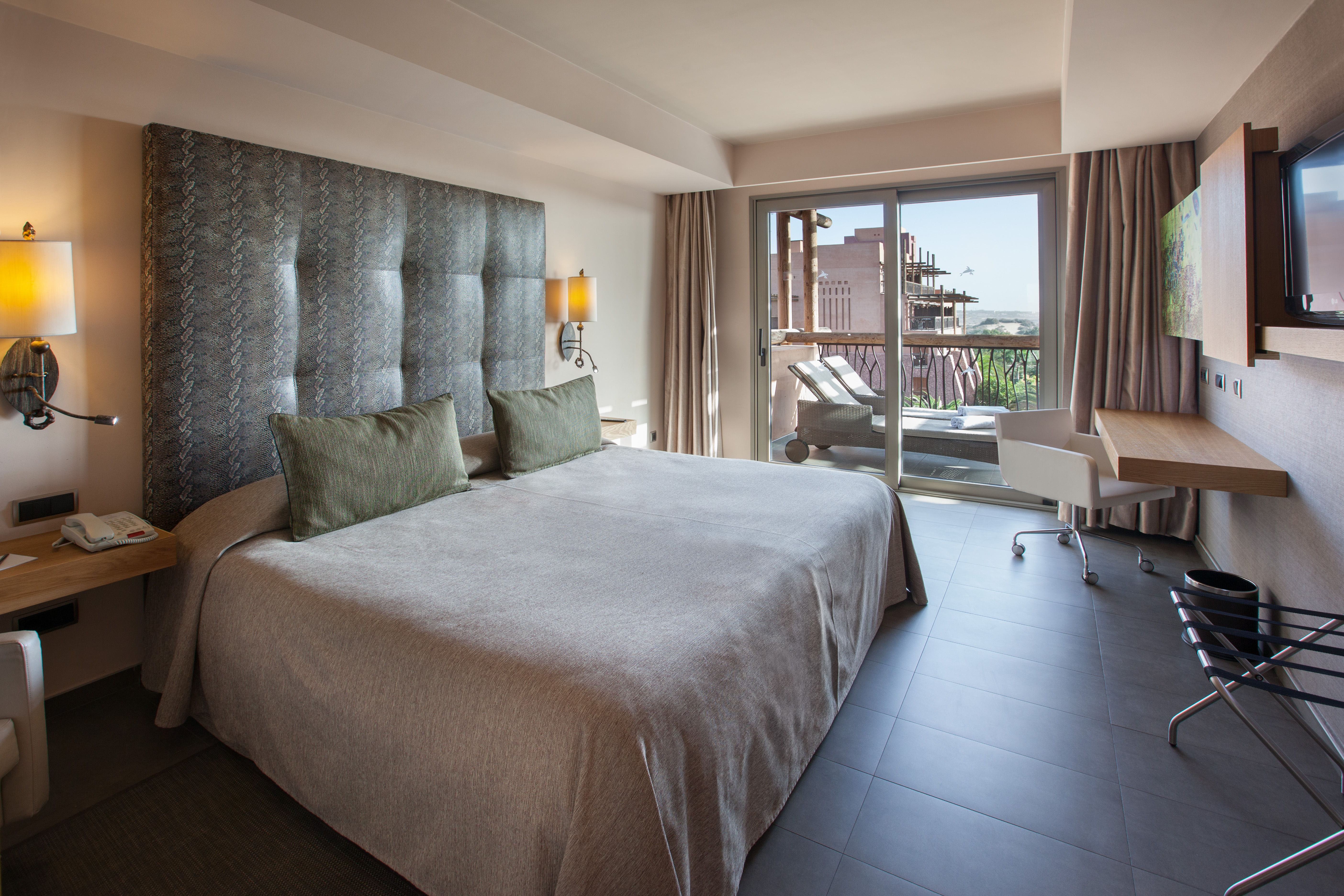 bett junior suite lopesan baobab resort