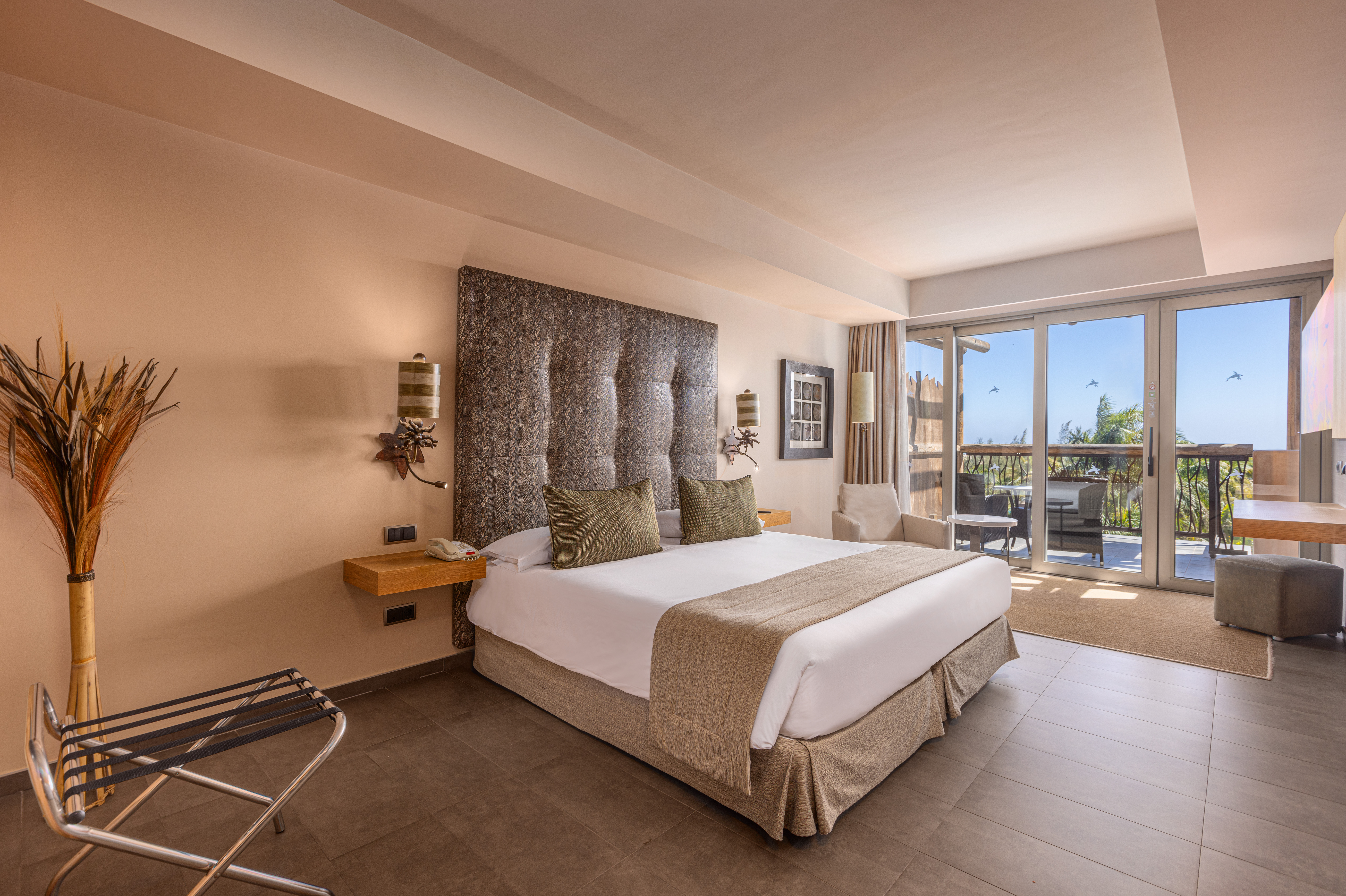 superior suite lopesan baobab resort