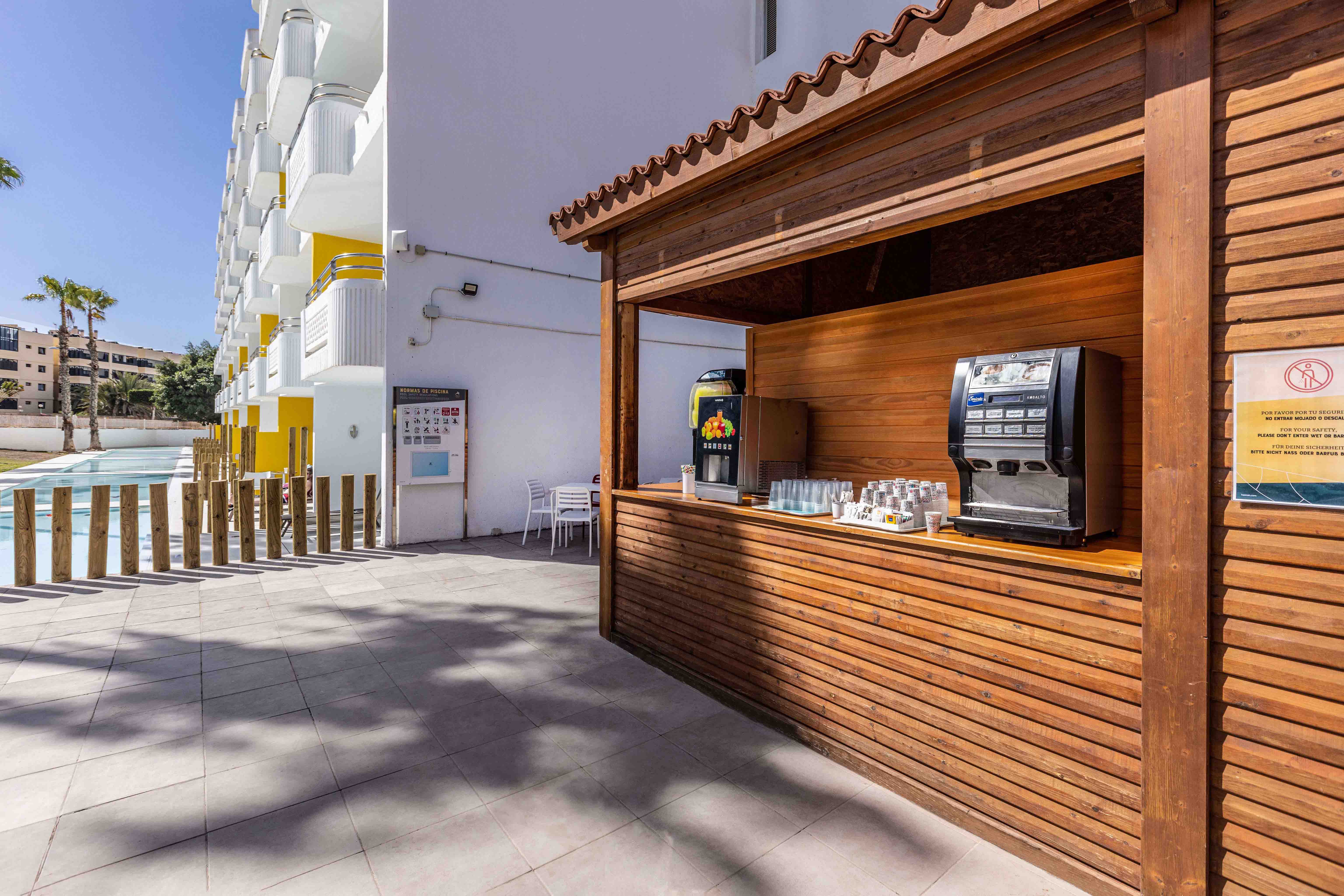 barra abora bar piscina abora catarina by lopesan hotels