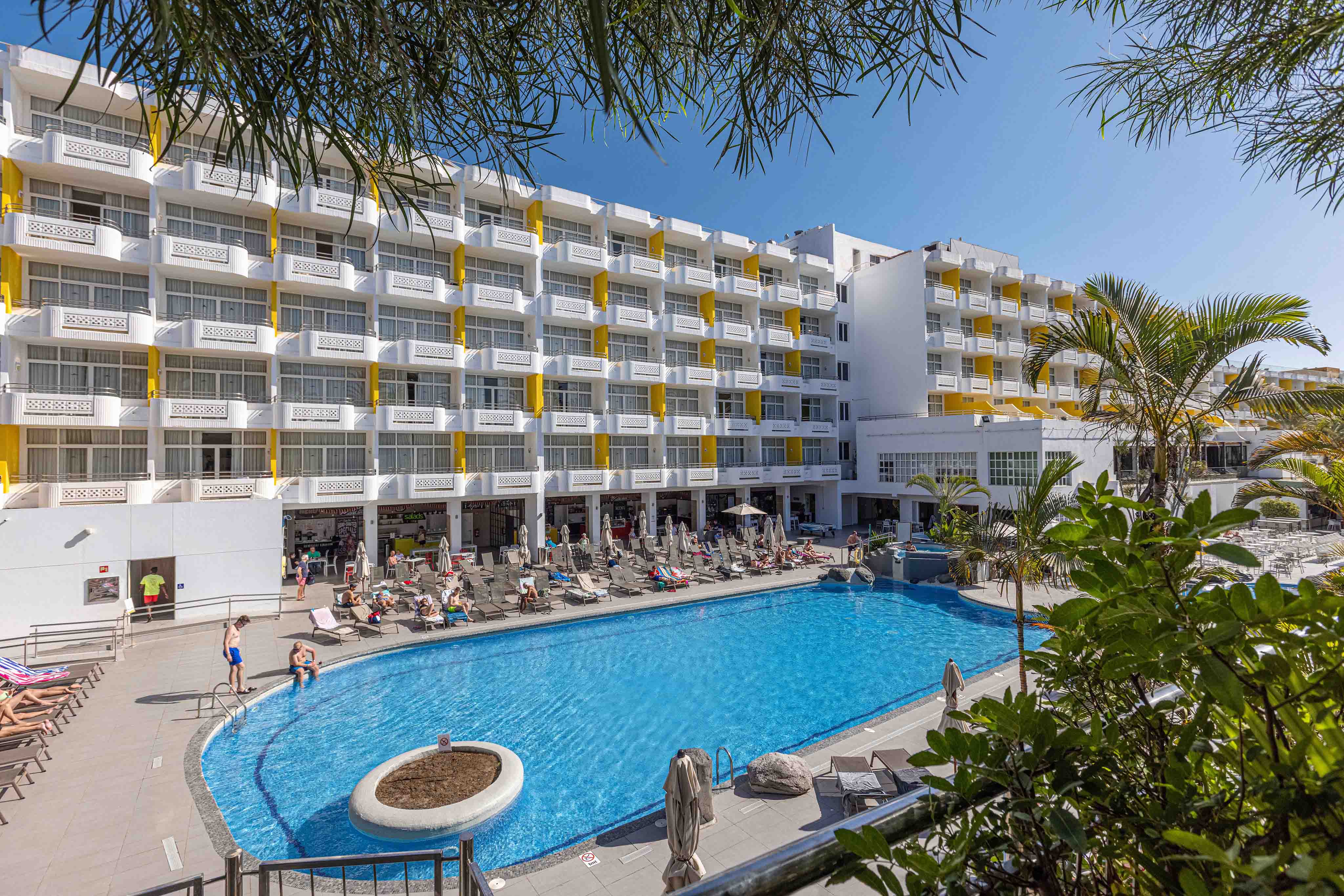 zona relax piscina principal abora catarina by lopesan hotels