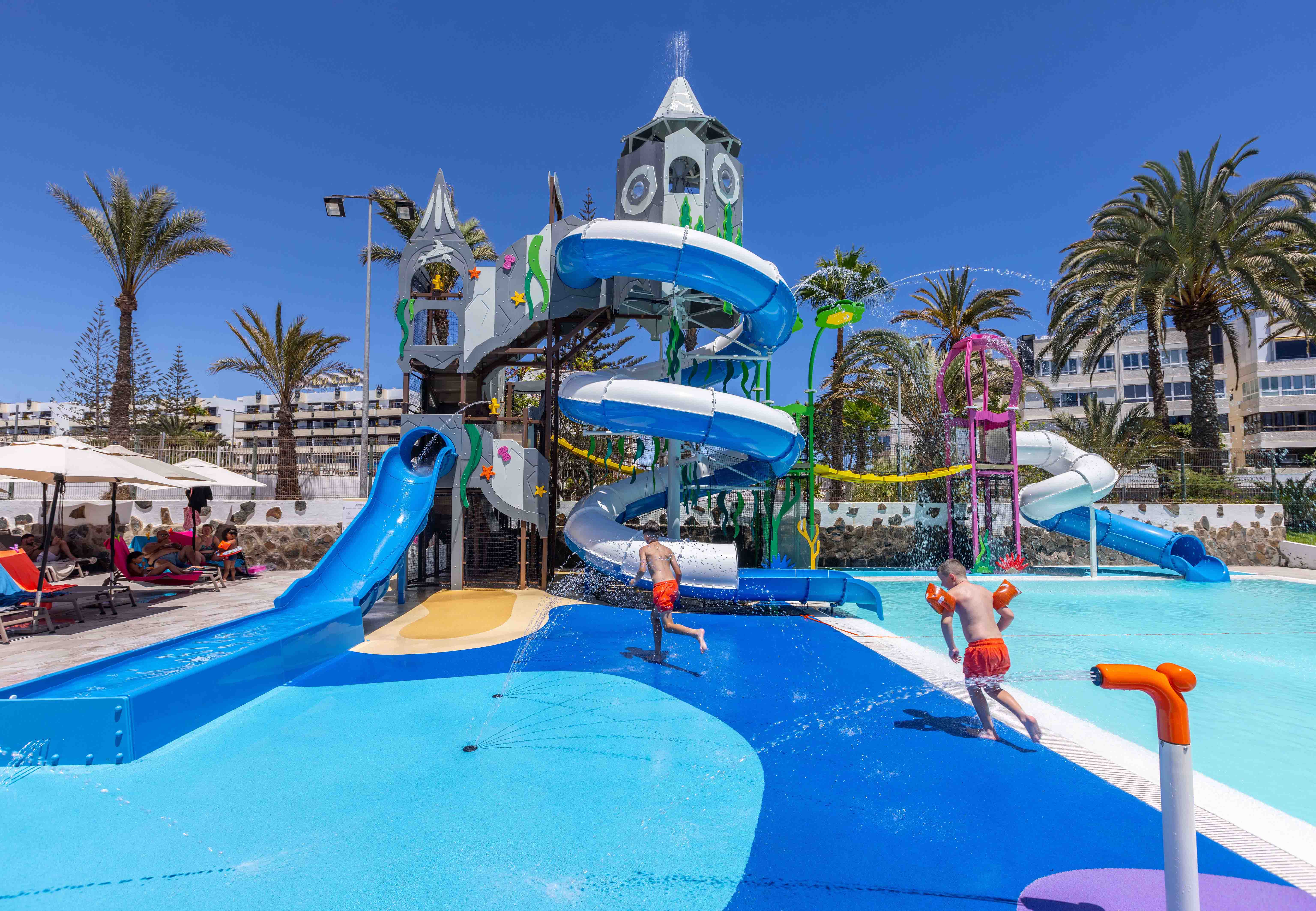 parque acuatico  piscinas abora catarina by lopesan hotels