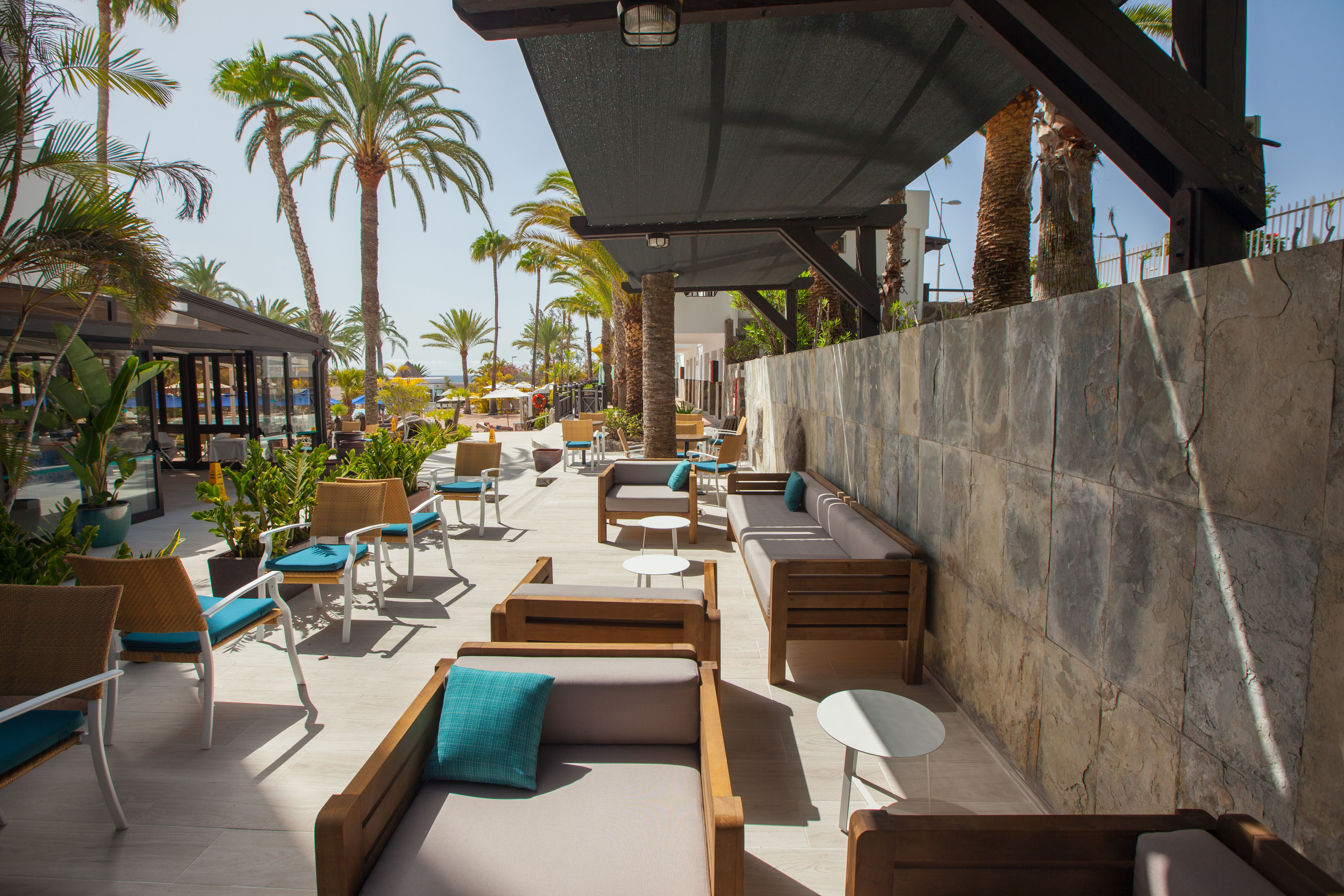 terraza el ancla bar corallium beach by lopesan hotels