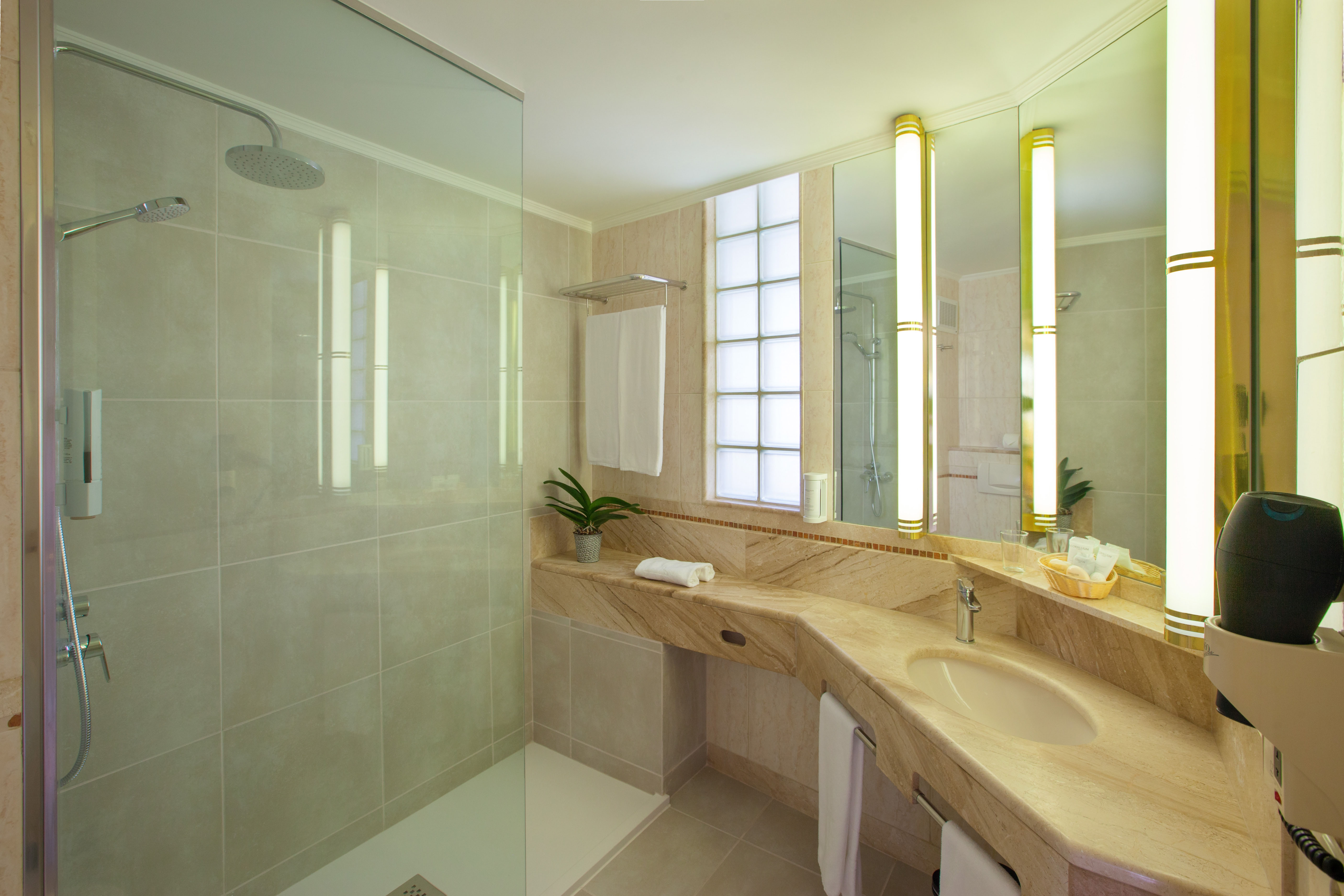 badezimmer doppelzimmer standard economy hotel corallium dunamar