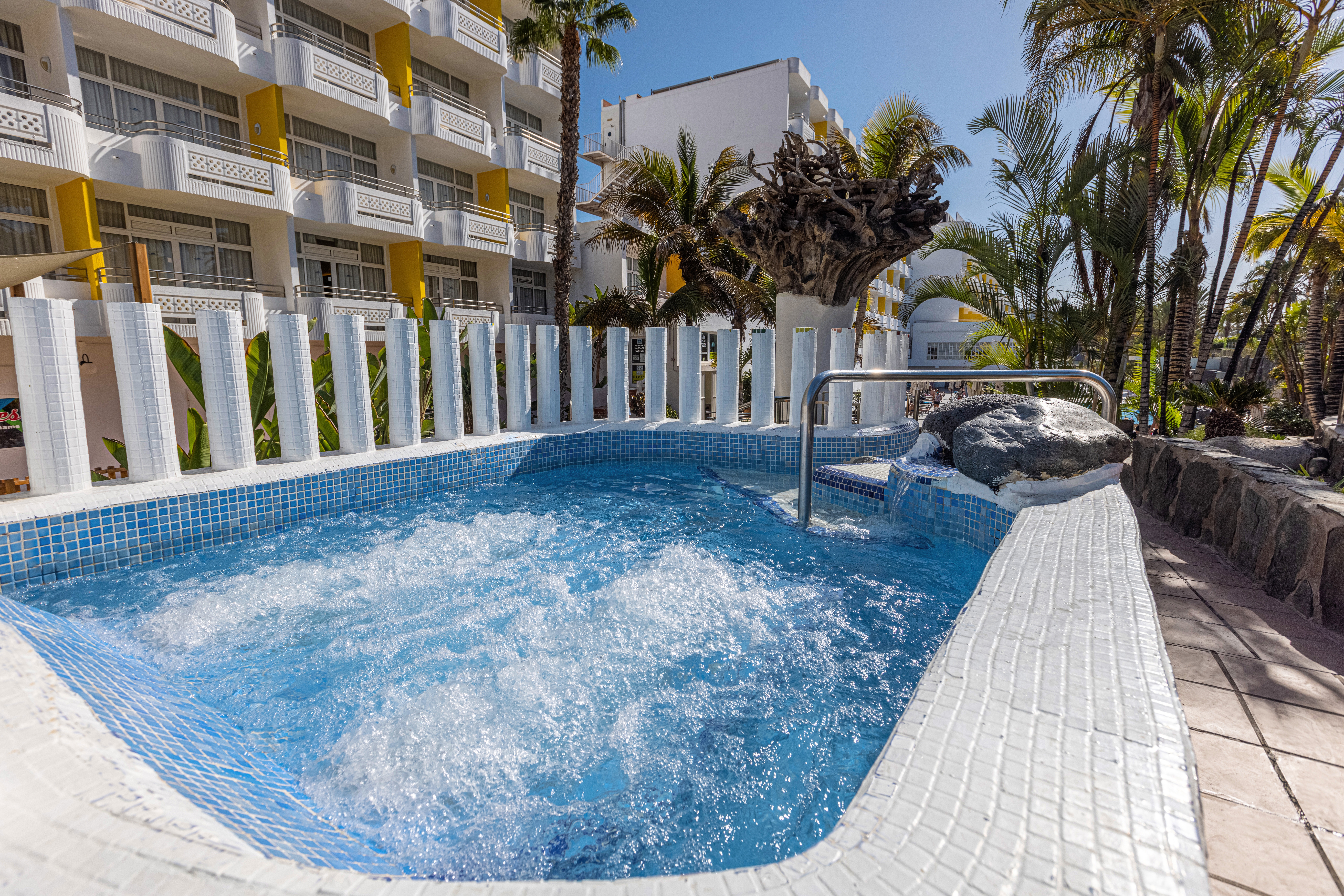 jacuzzi aboritos piscina abora catarina by lopesan hotels