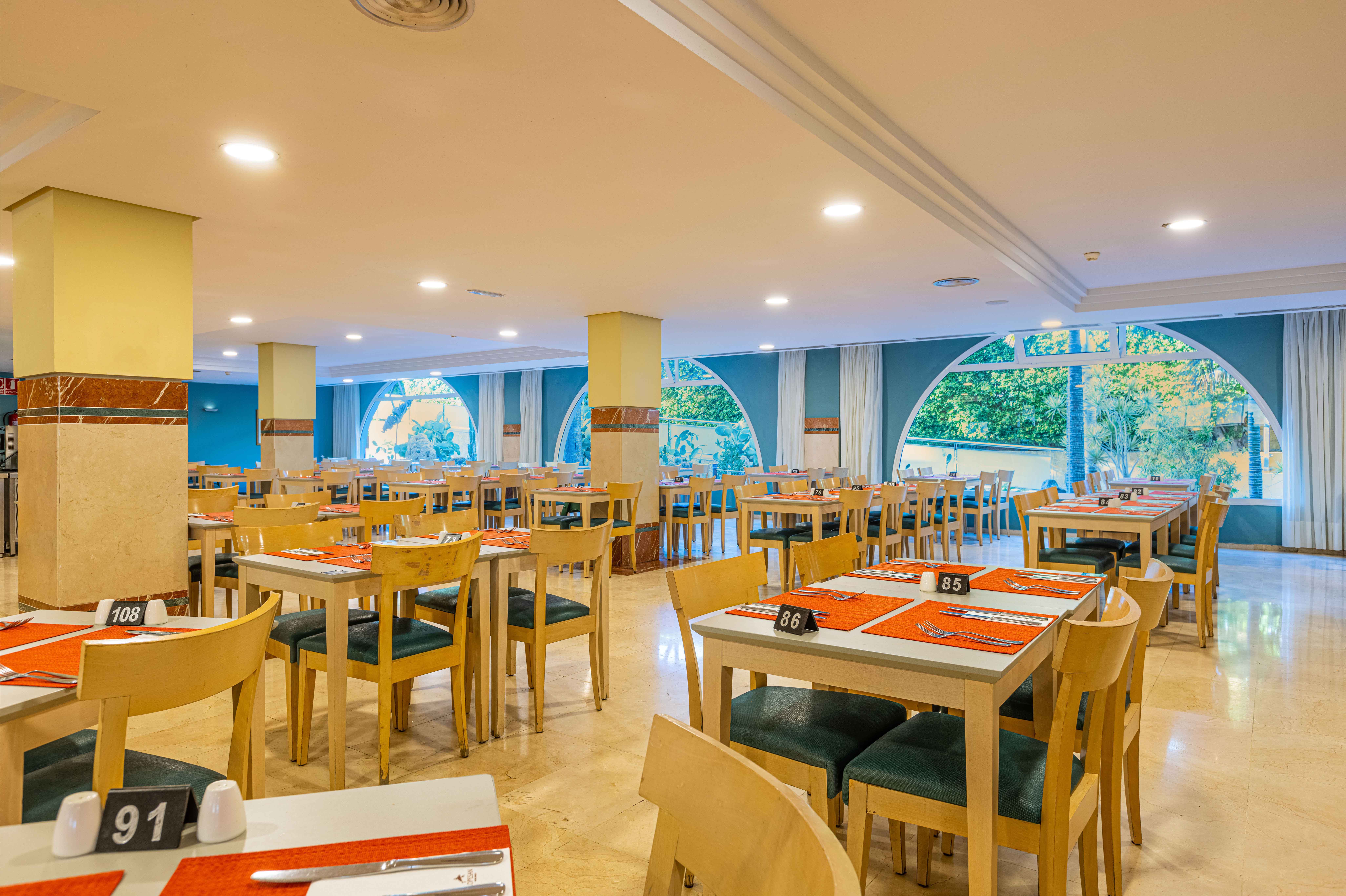 salón buffet ifa altamarena hotel