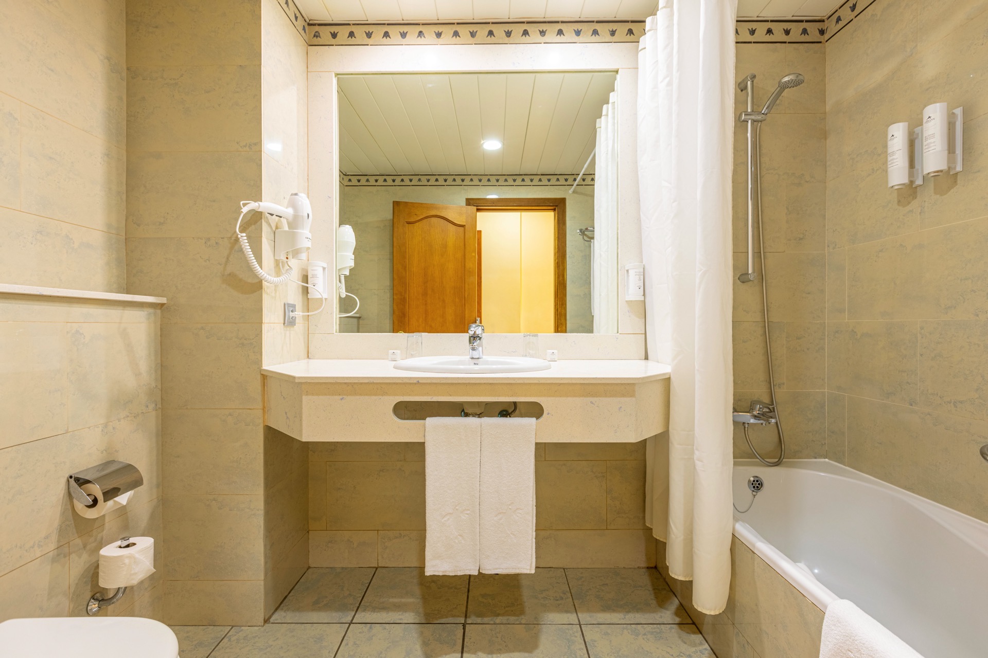 baño habitación doble estándar ifa altamarena hotel