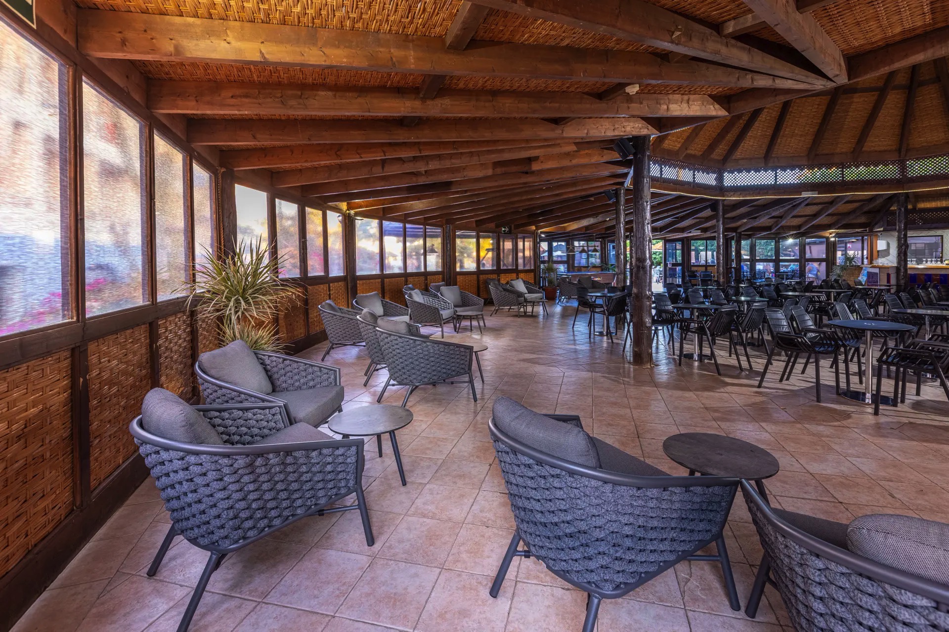 zona bar salon ifa altamarena hotel