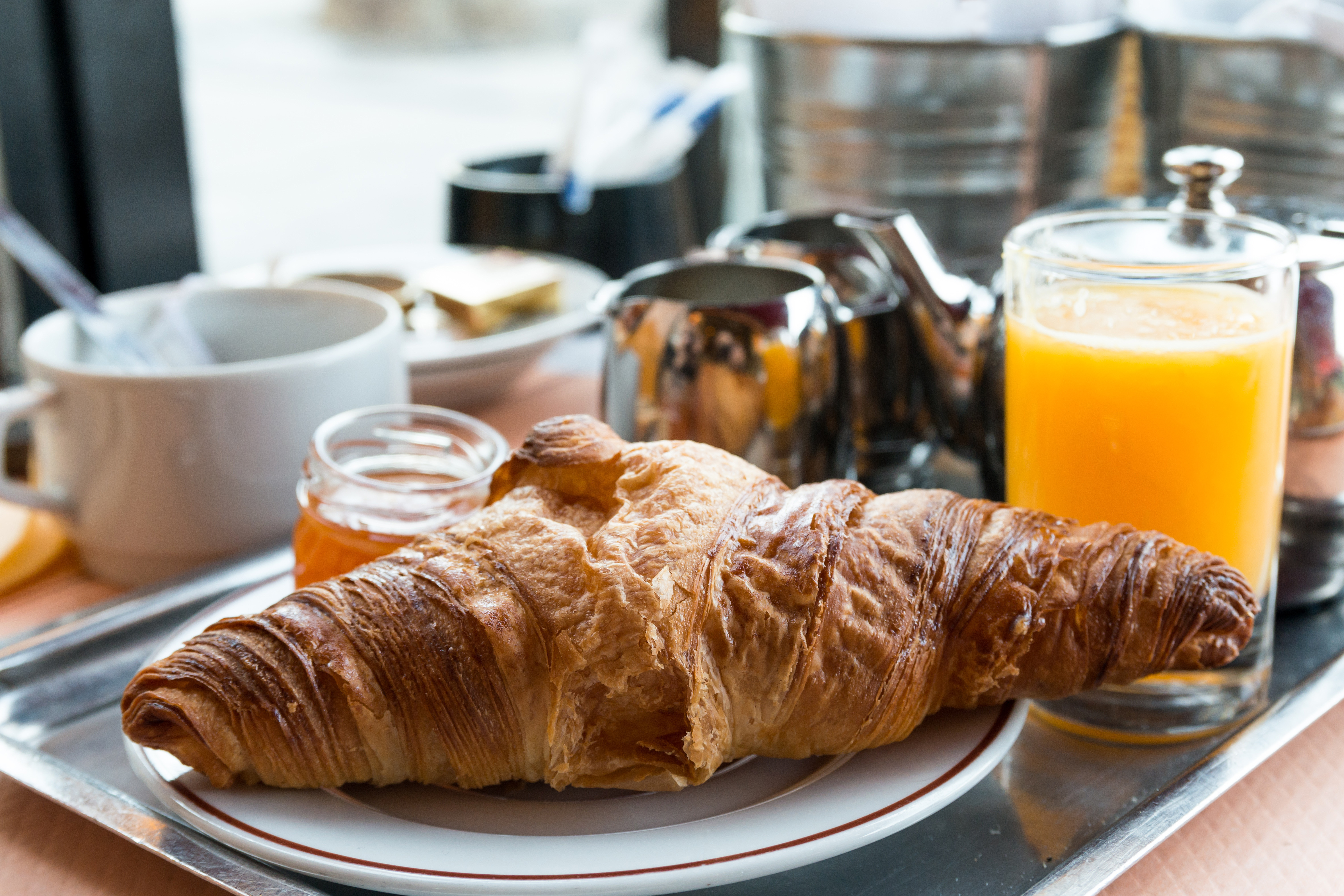 bars abora buenaventura 24-hour service