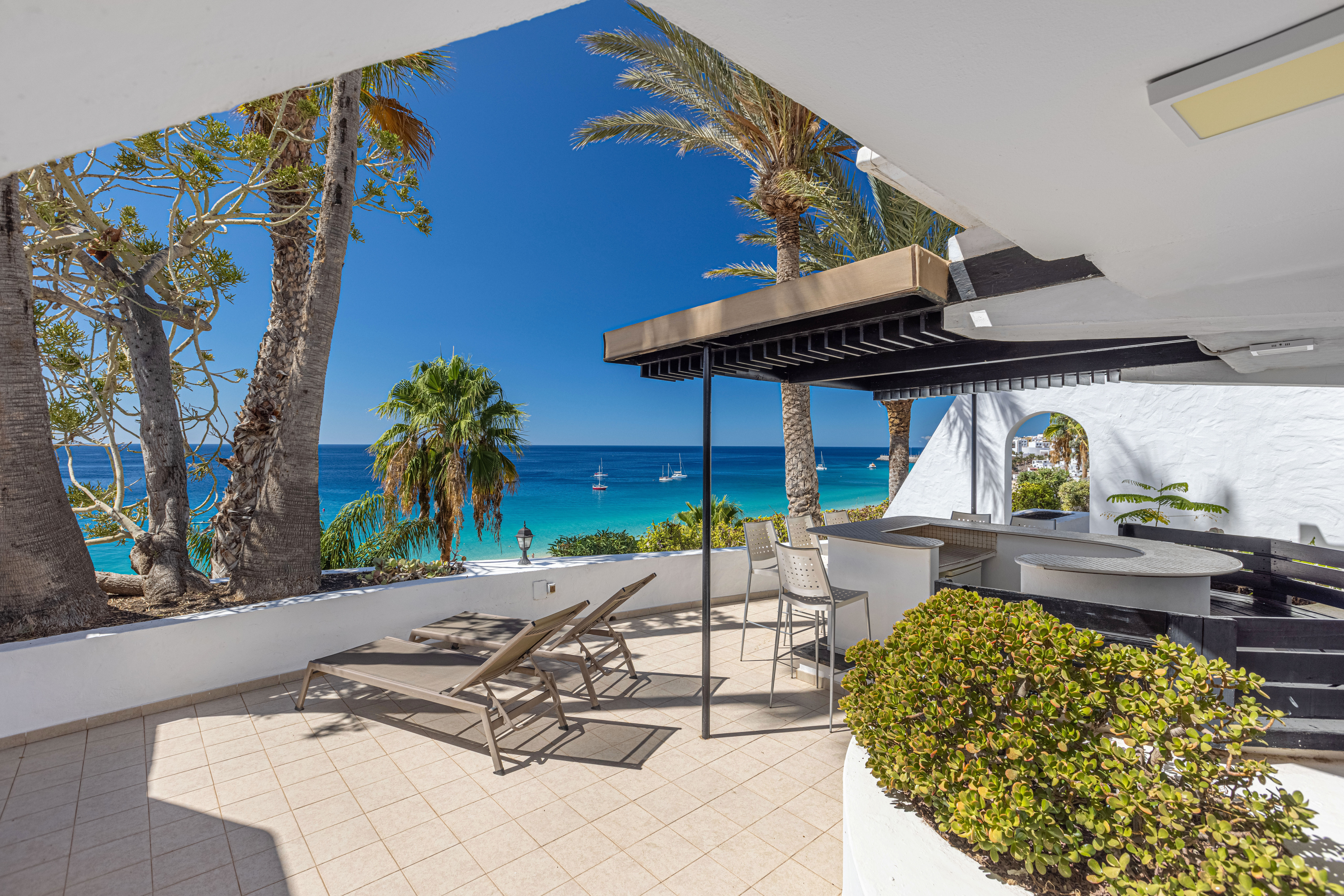 fotos terraza bungalows deluxe ifa villas altamarena