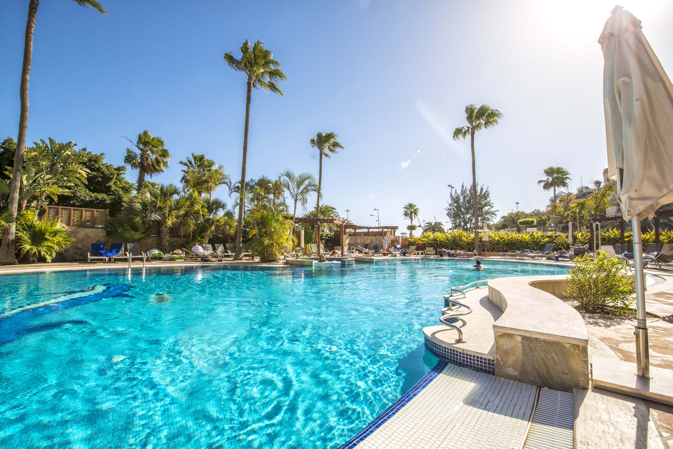 piscina brisa corallium dunamar by lopesan hotels
