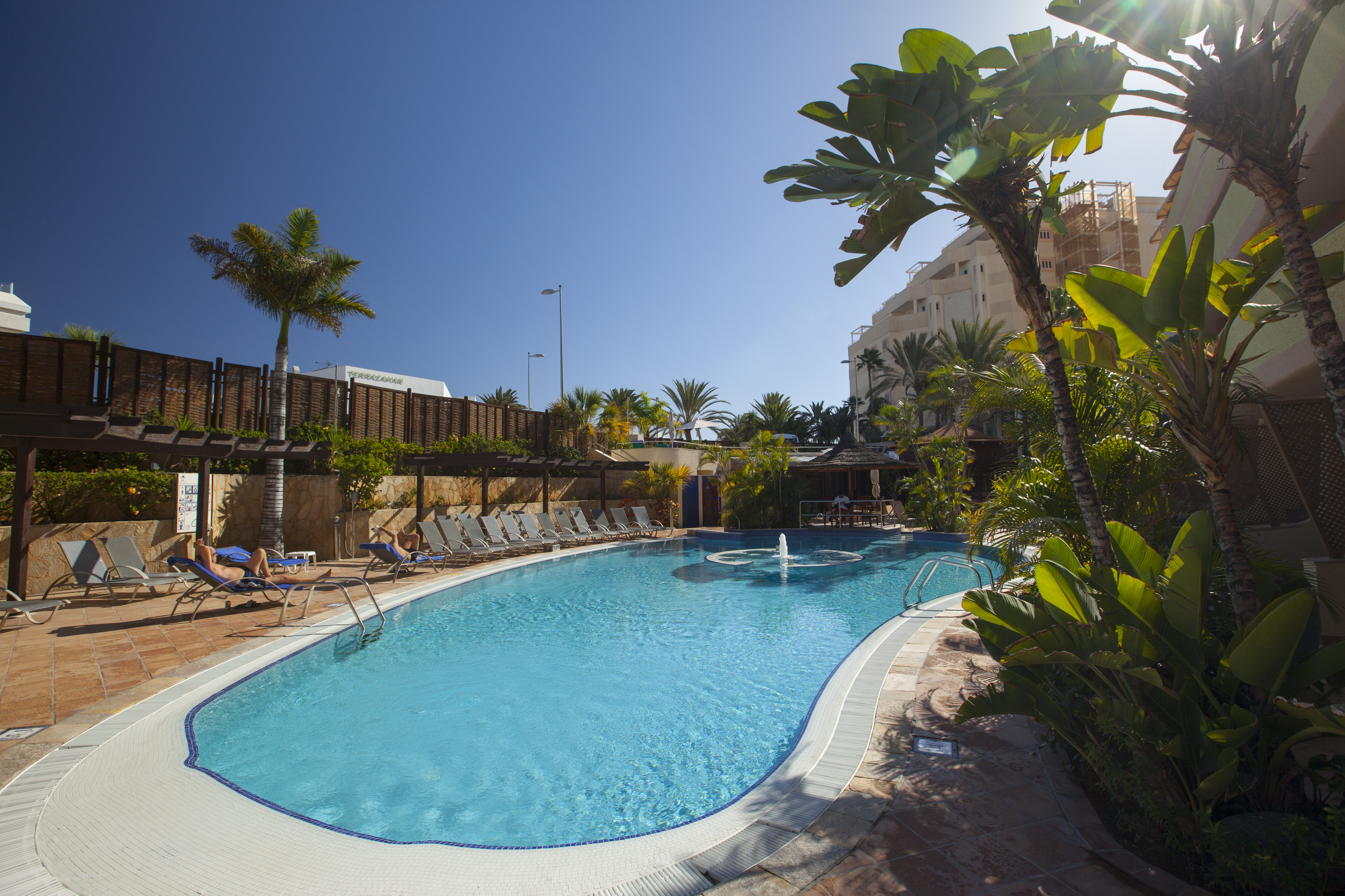 salirte piscina corallium dunamar by lopesan hotels