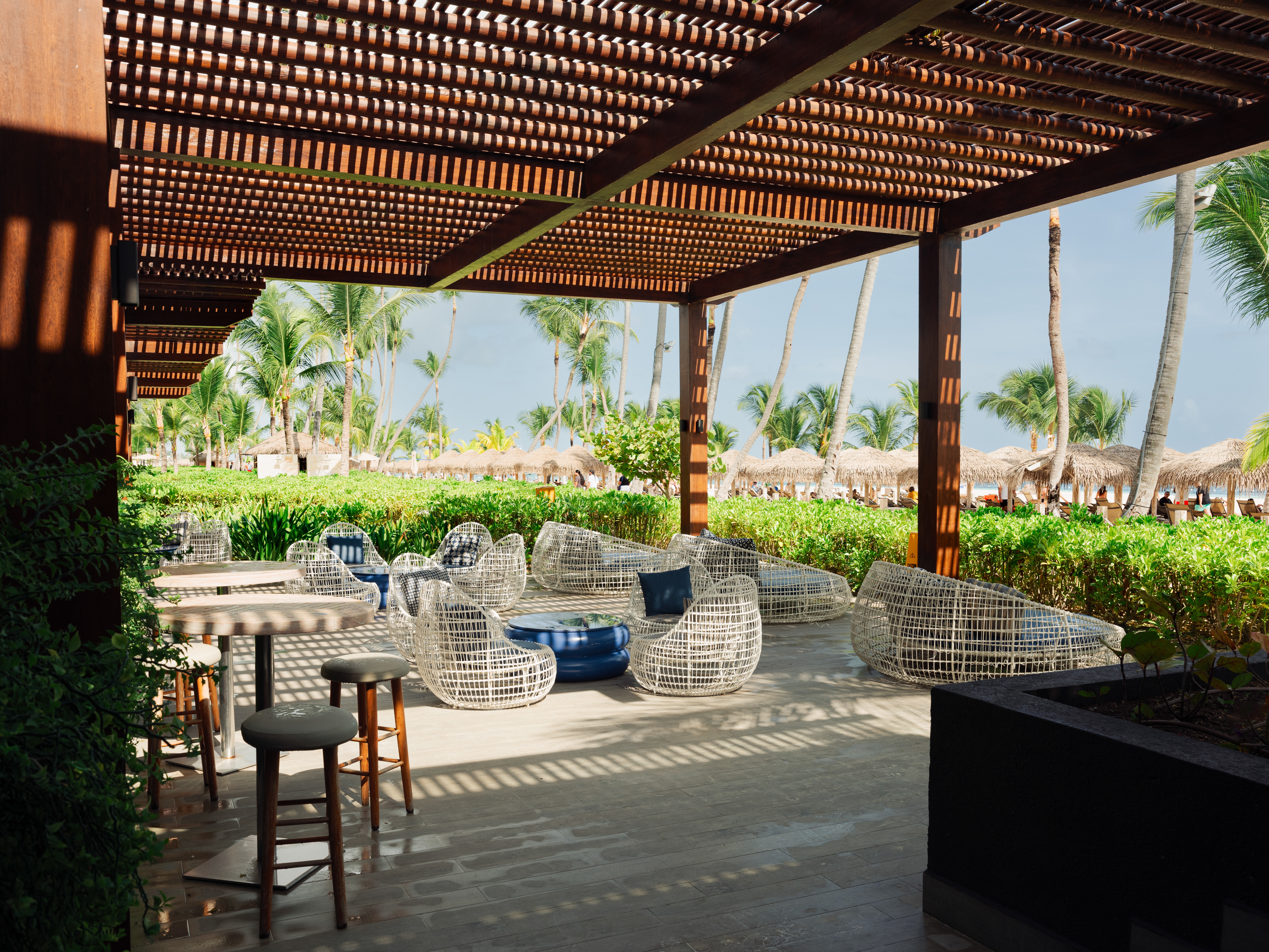 terraza goldfish beach club lopesan costa bávaro resort spa & casino