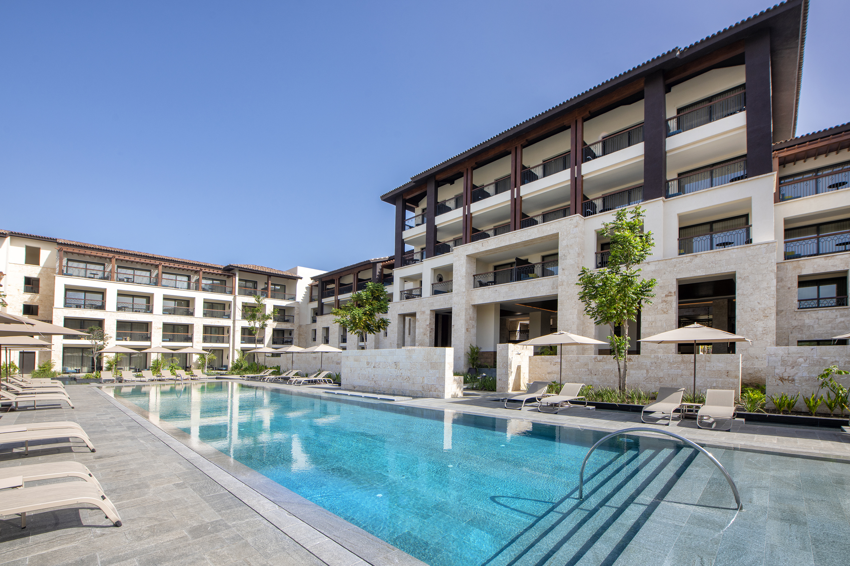 exterior piscina adulto lopesan costa bávaro spa & casino
