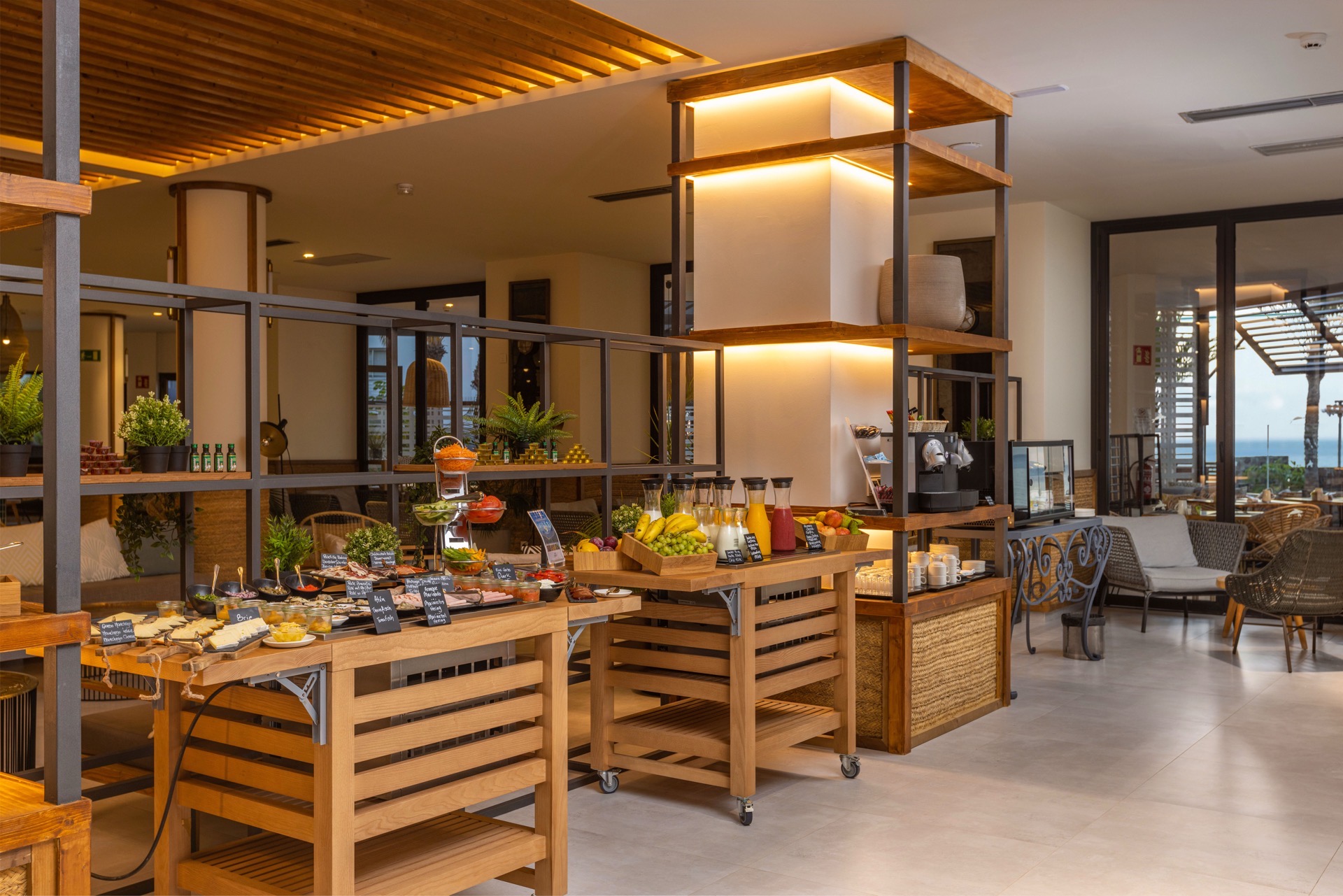 unique service hotel corallium dunamar