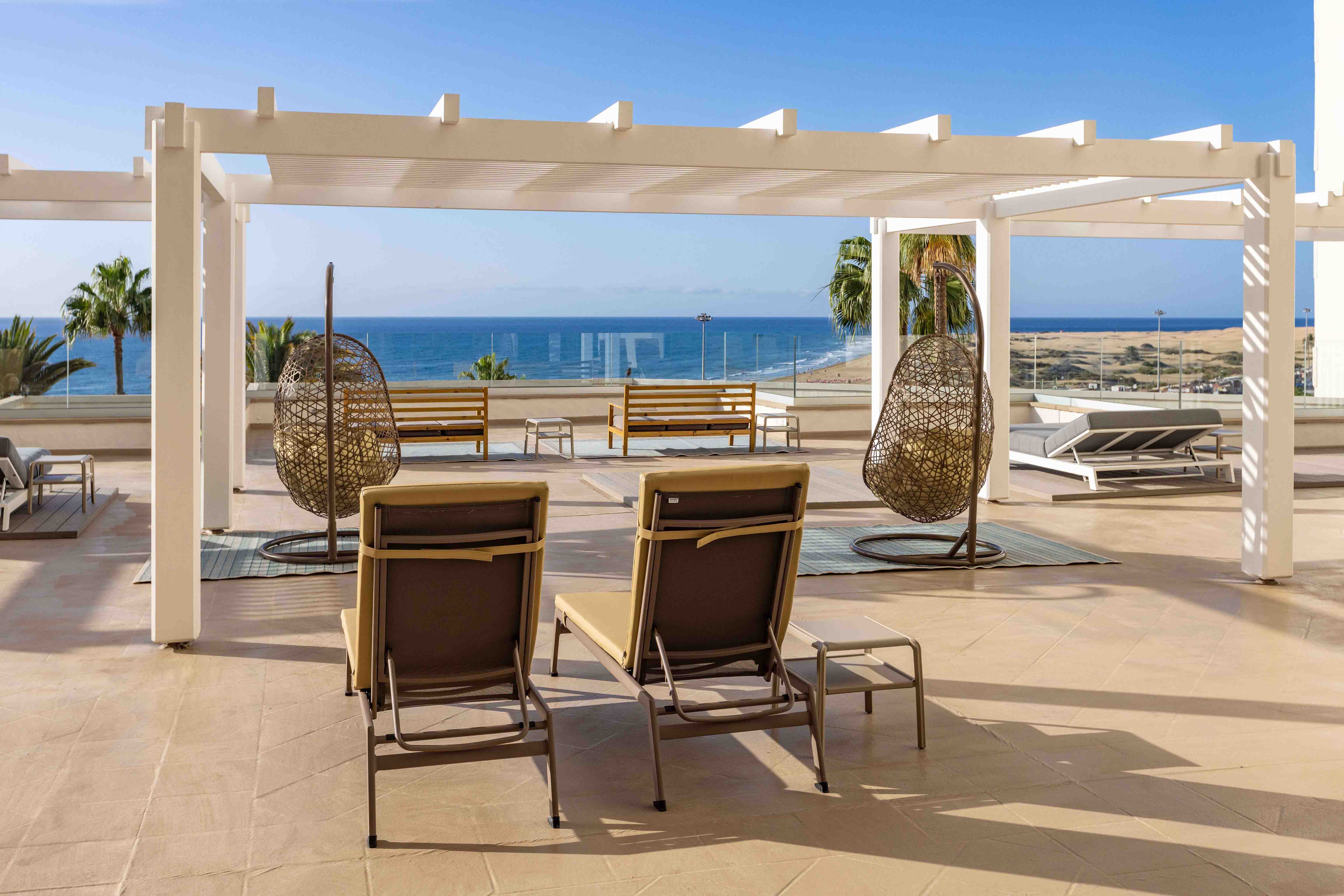 terraza habitación unique solarium corallium dunamar