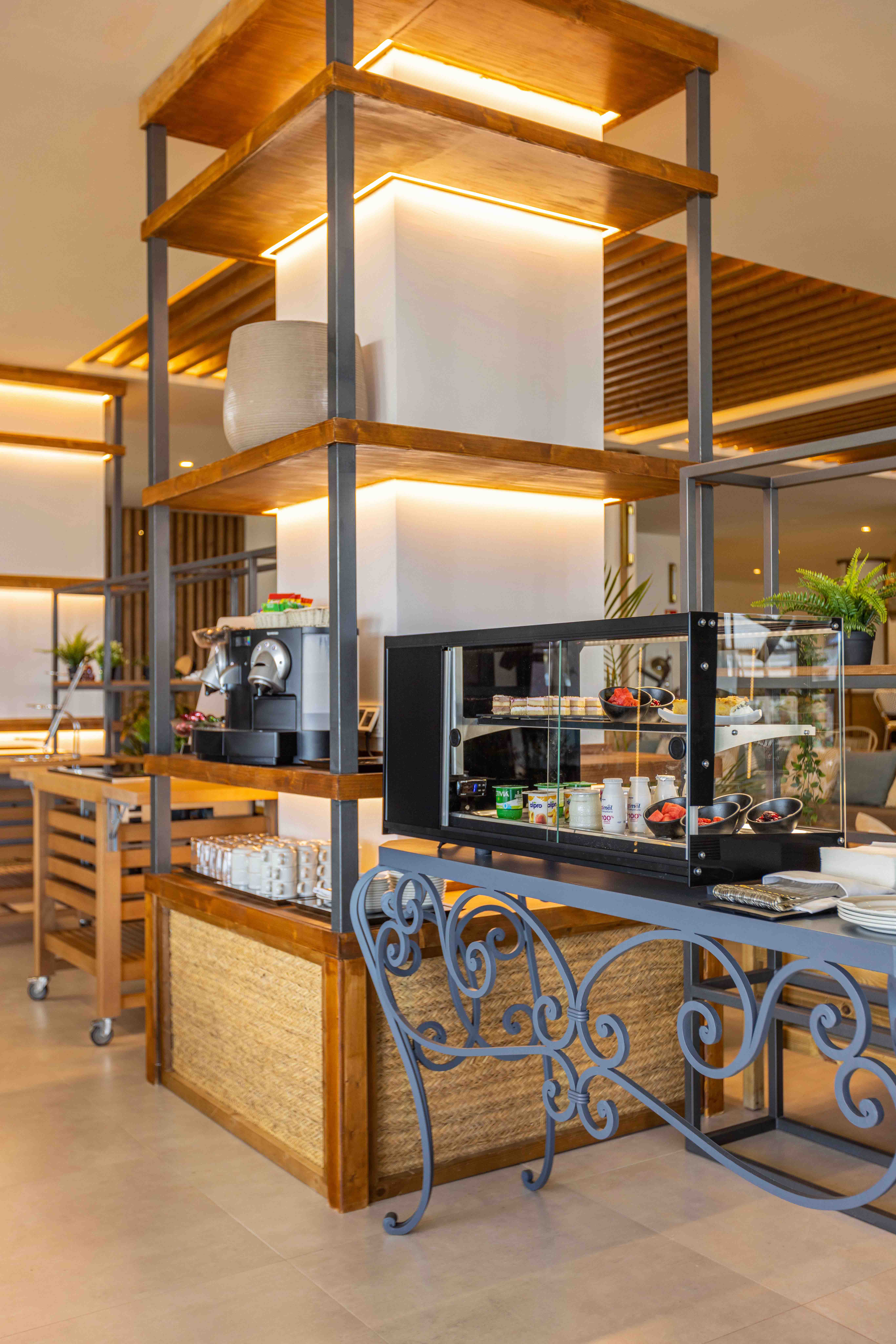 lobby vip hotel corallium dunamar