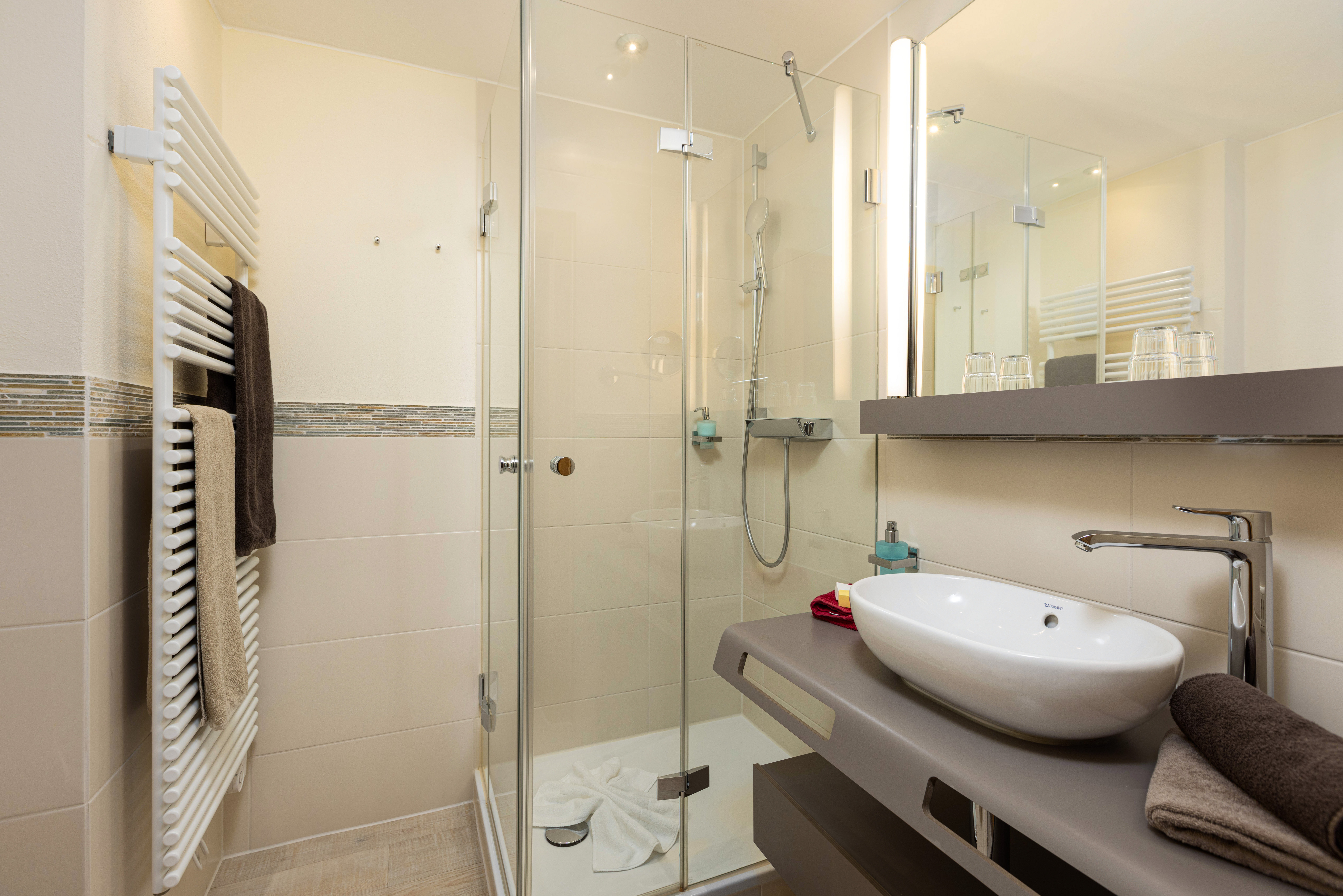 baño habitación doble confort vista valle hotel ifa alpenhof wildental