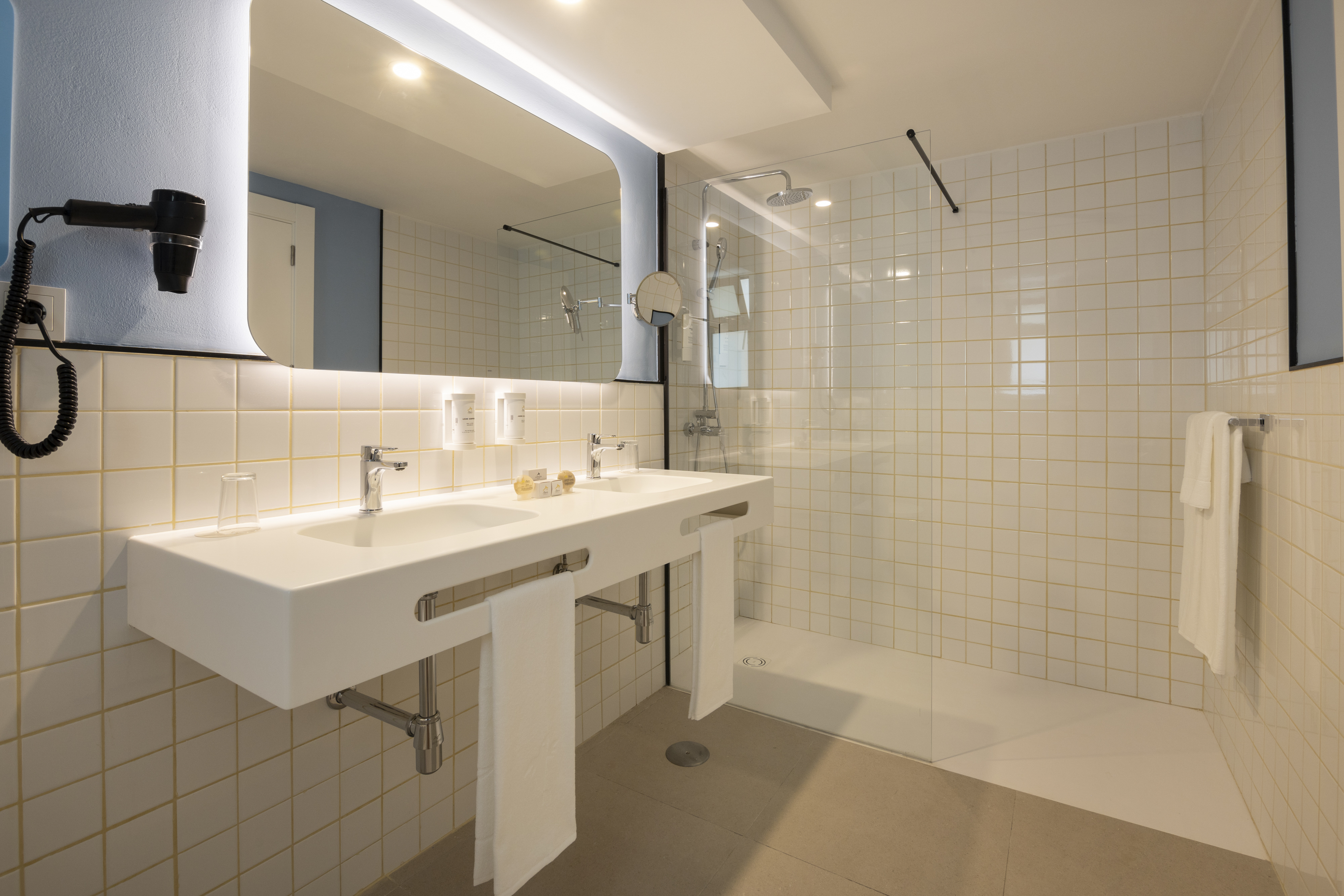 baño habitación double terrace hotel abora interclub atlantic