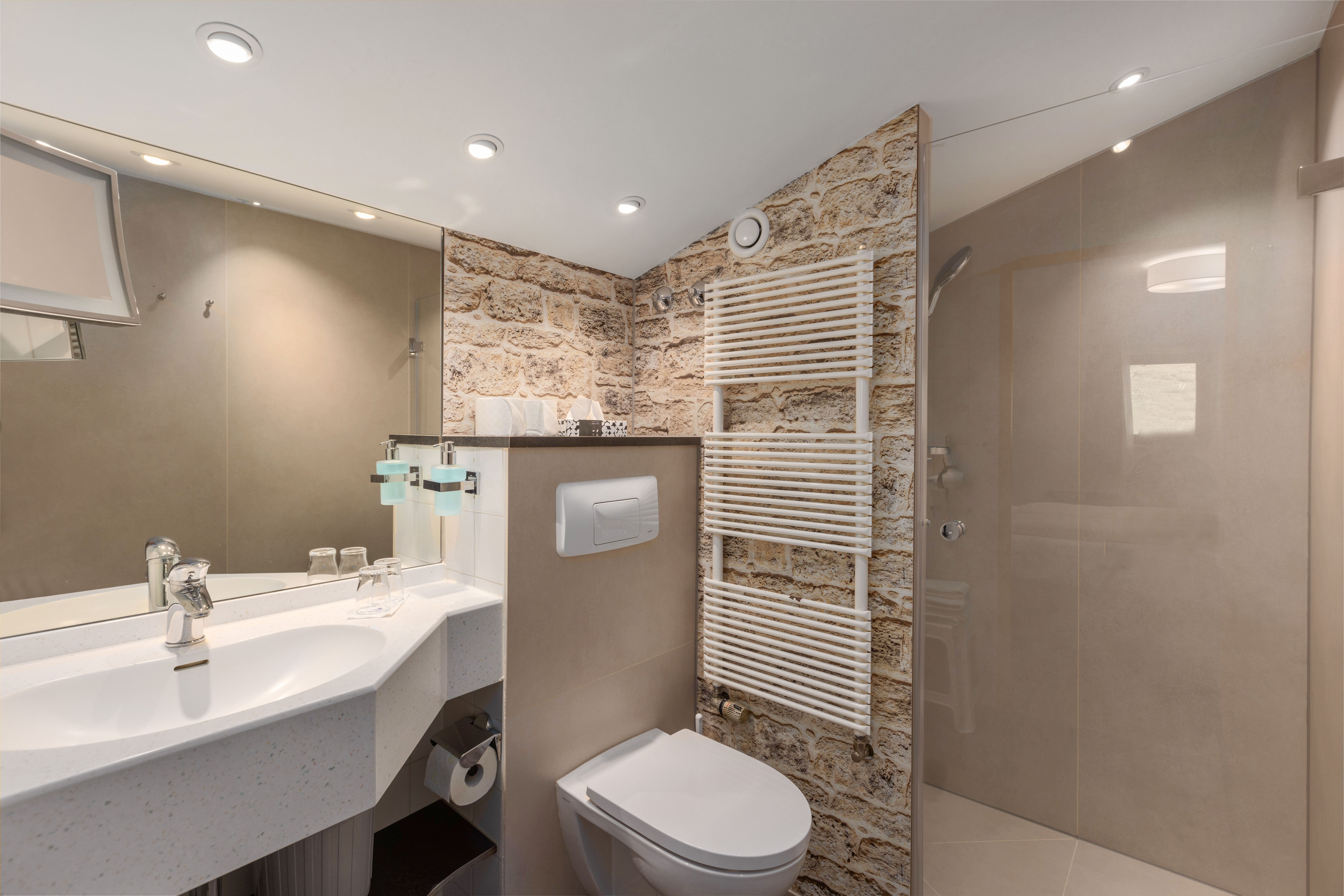 bathroom double standard room ifa alpenrose hotel