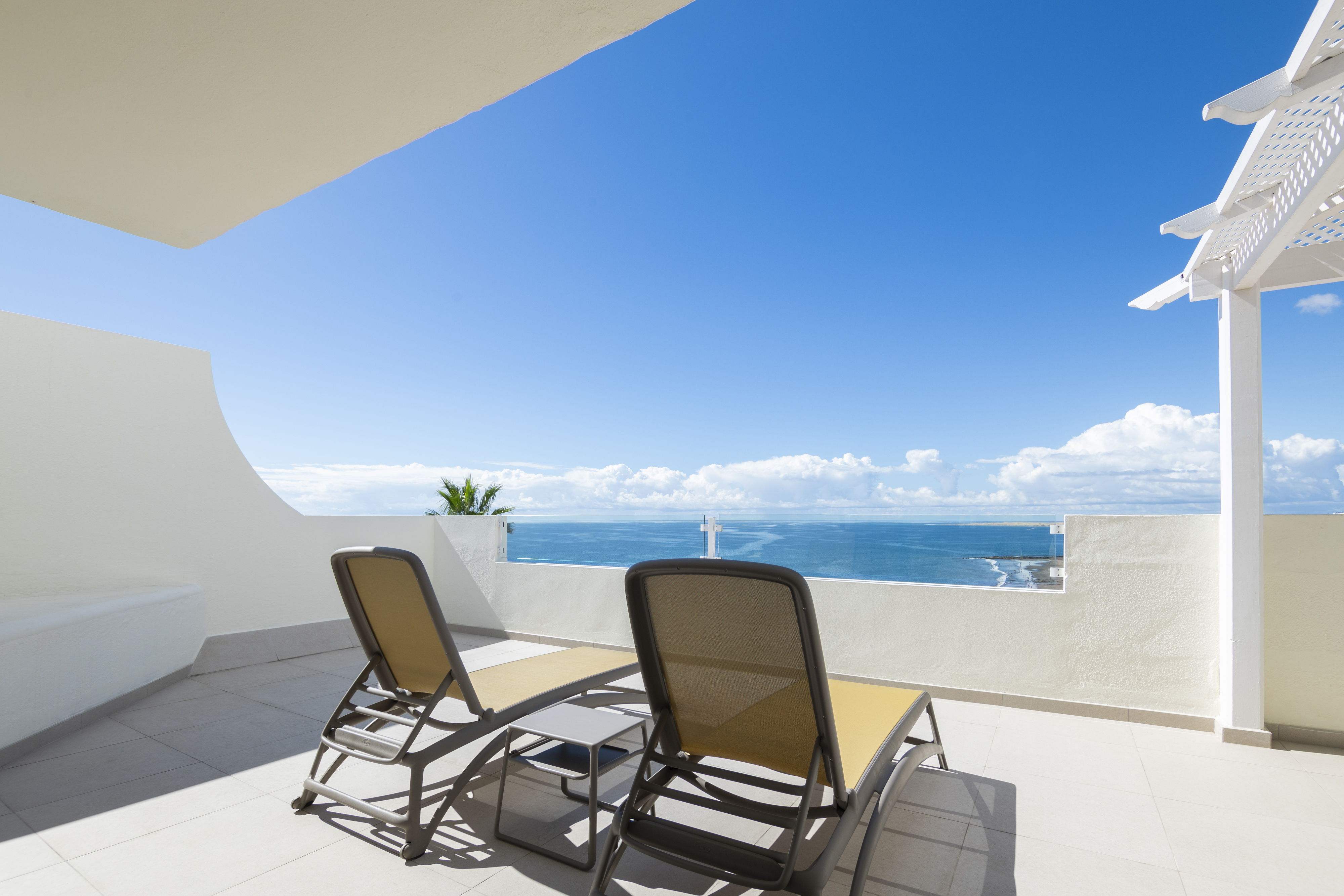 terraza habitación master suite sea view hotel abora interclub atlantic