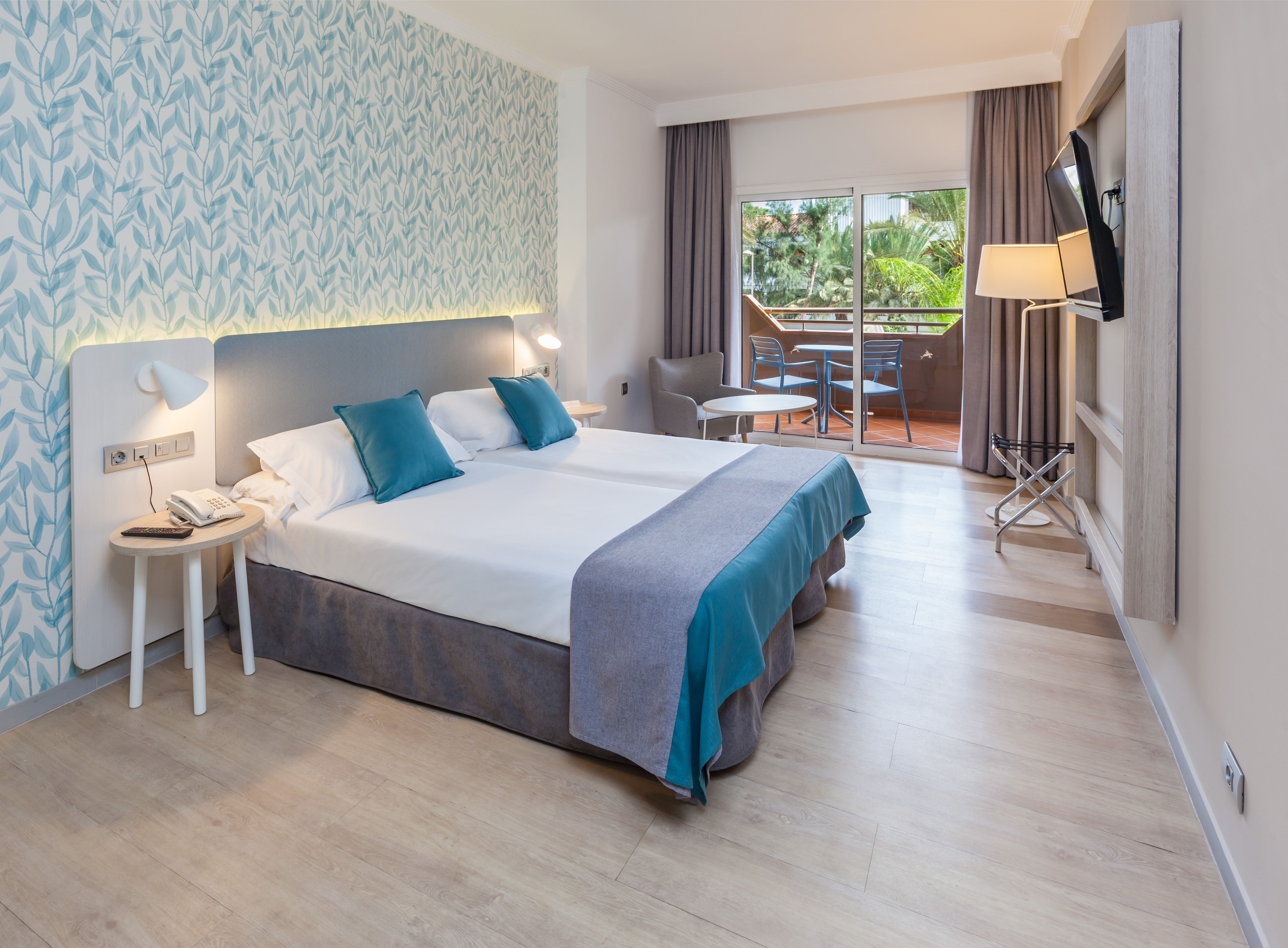 bed double atandard adapted room abora continental by lopesan hotel