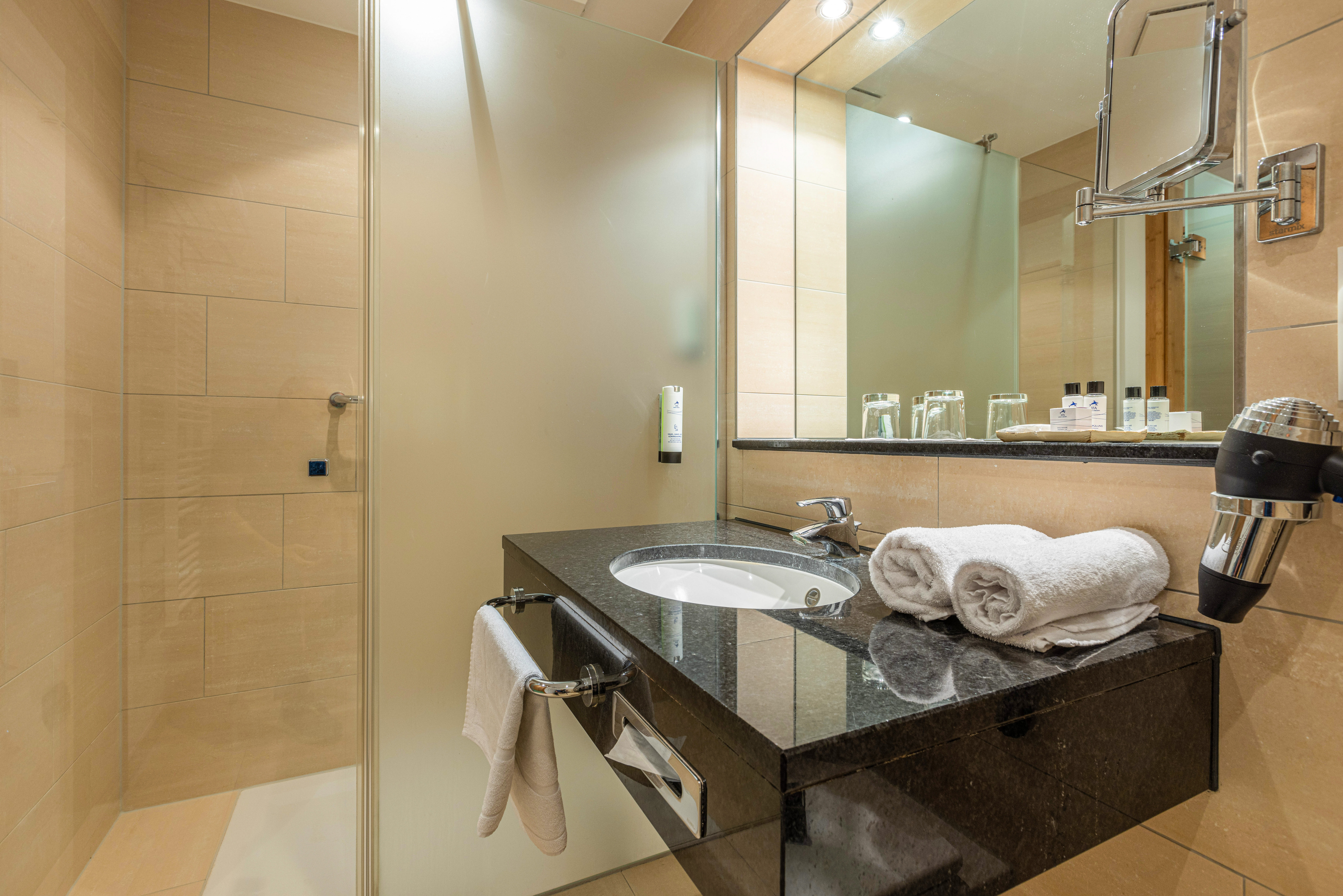 bathroom ifa graal-müritz hotel double standard room