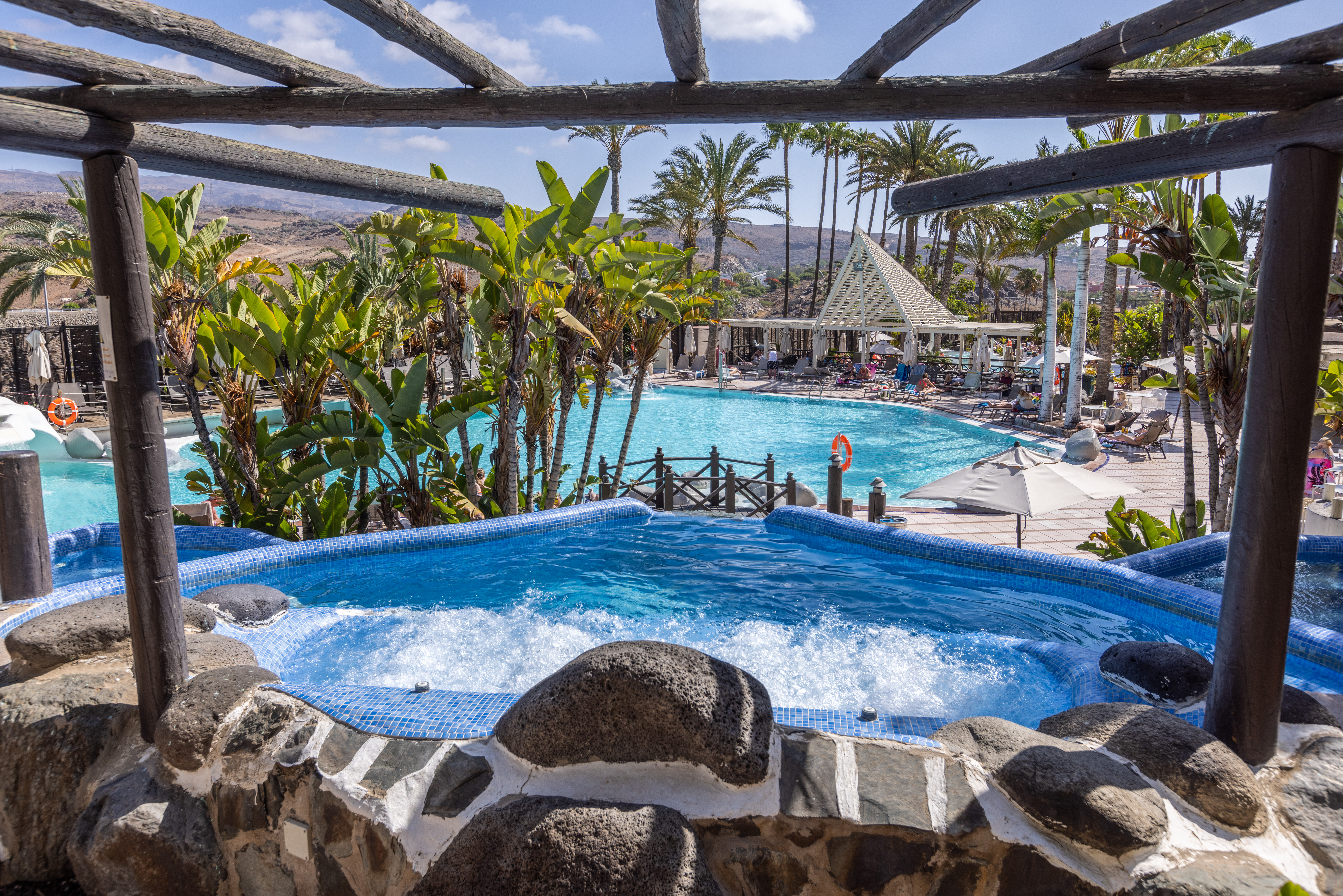 zona jacuzzi piscinas abora continental by lopesan hotels