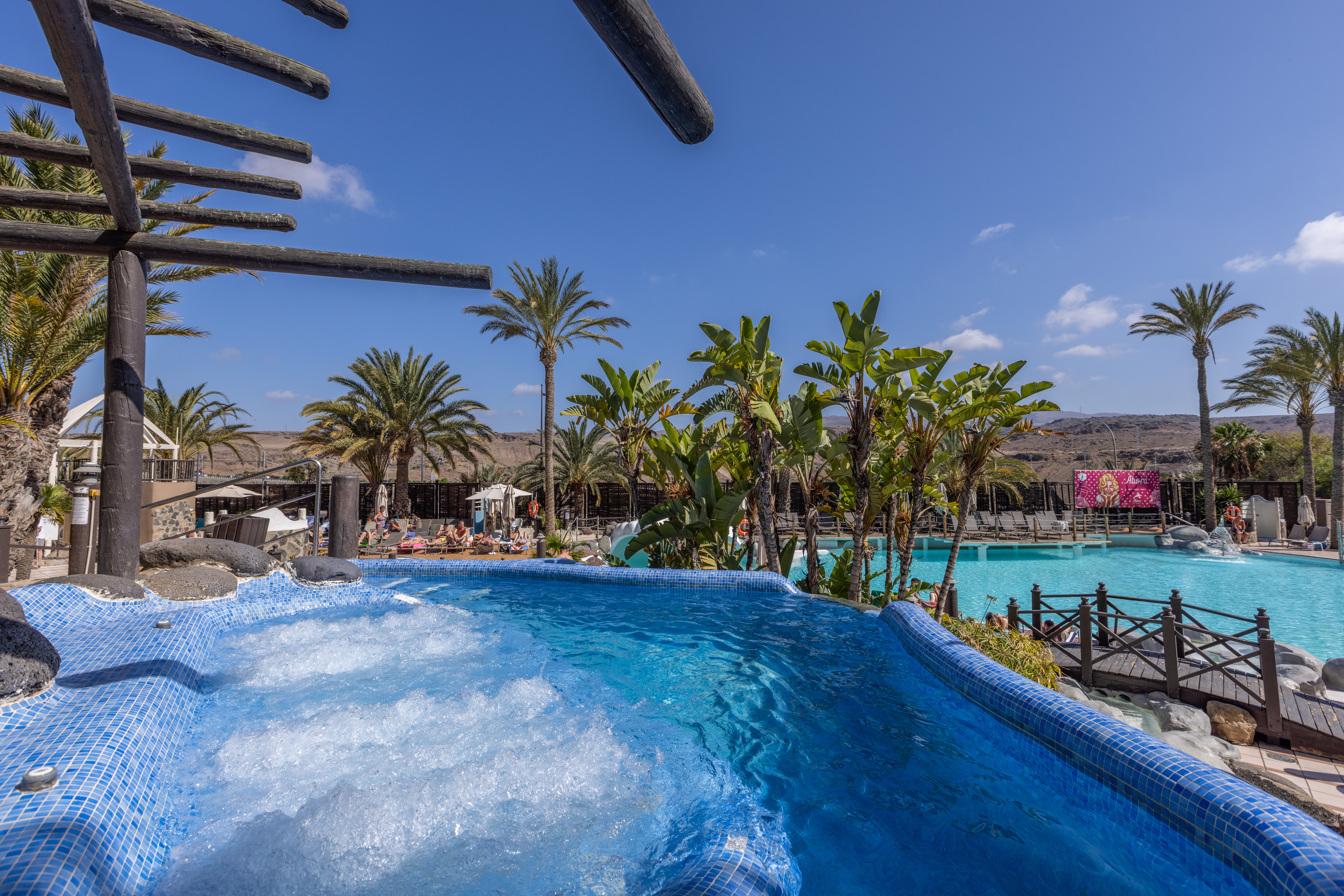 vistas jacuzzi piscinas abora continental by lopesan hotels