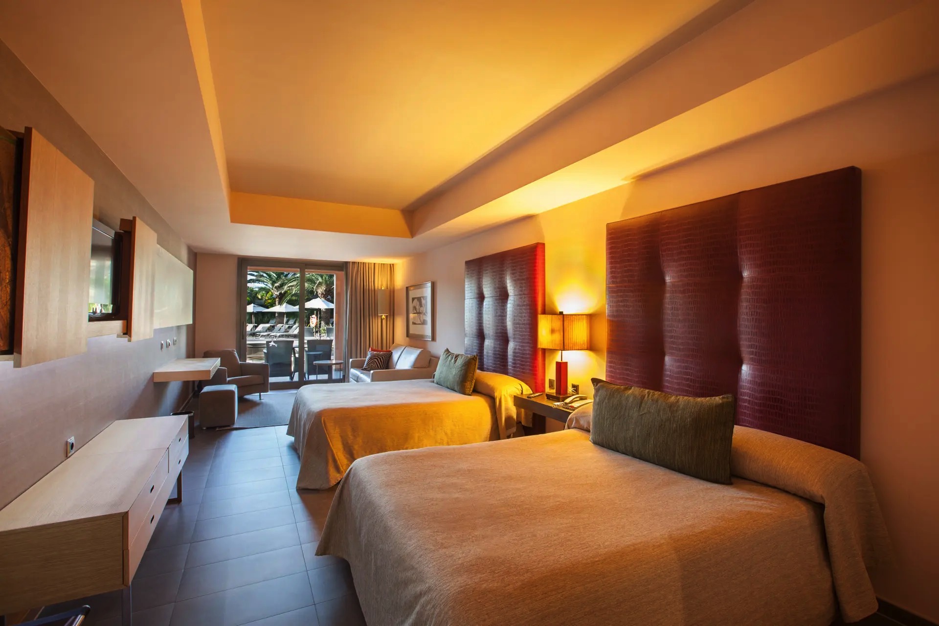 camas habitación doble familiar pool lopesan baobab