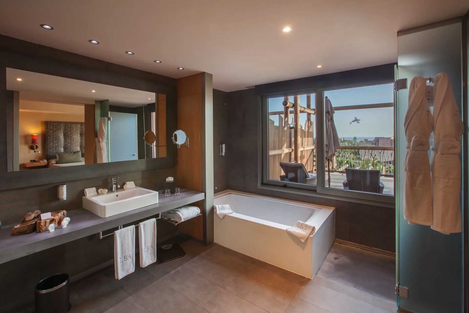 baño habitación doble superior lopesan baobab resort