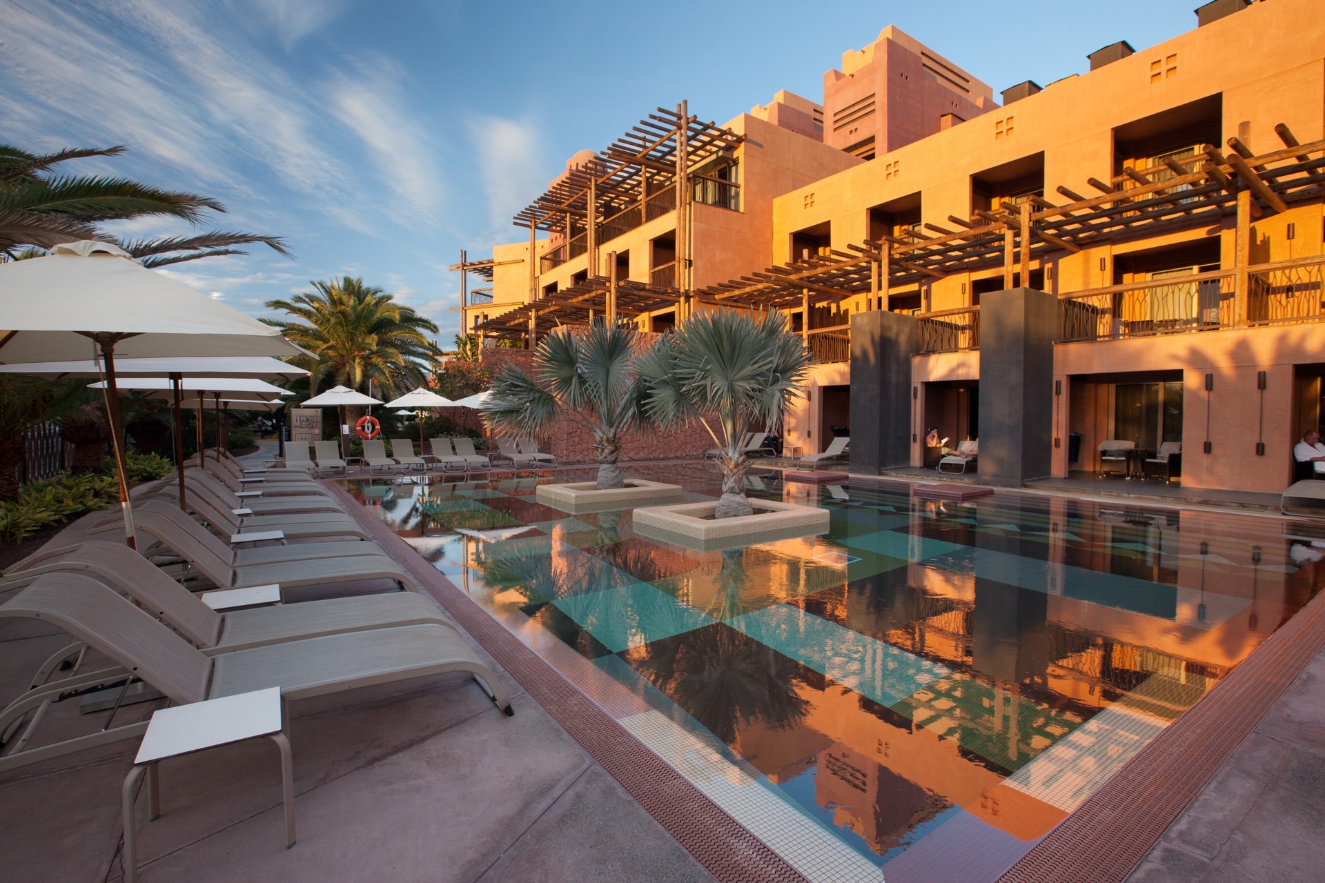 palmera pool piscinas lopesan baobab resort