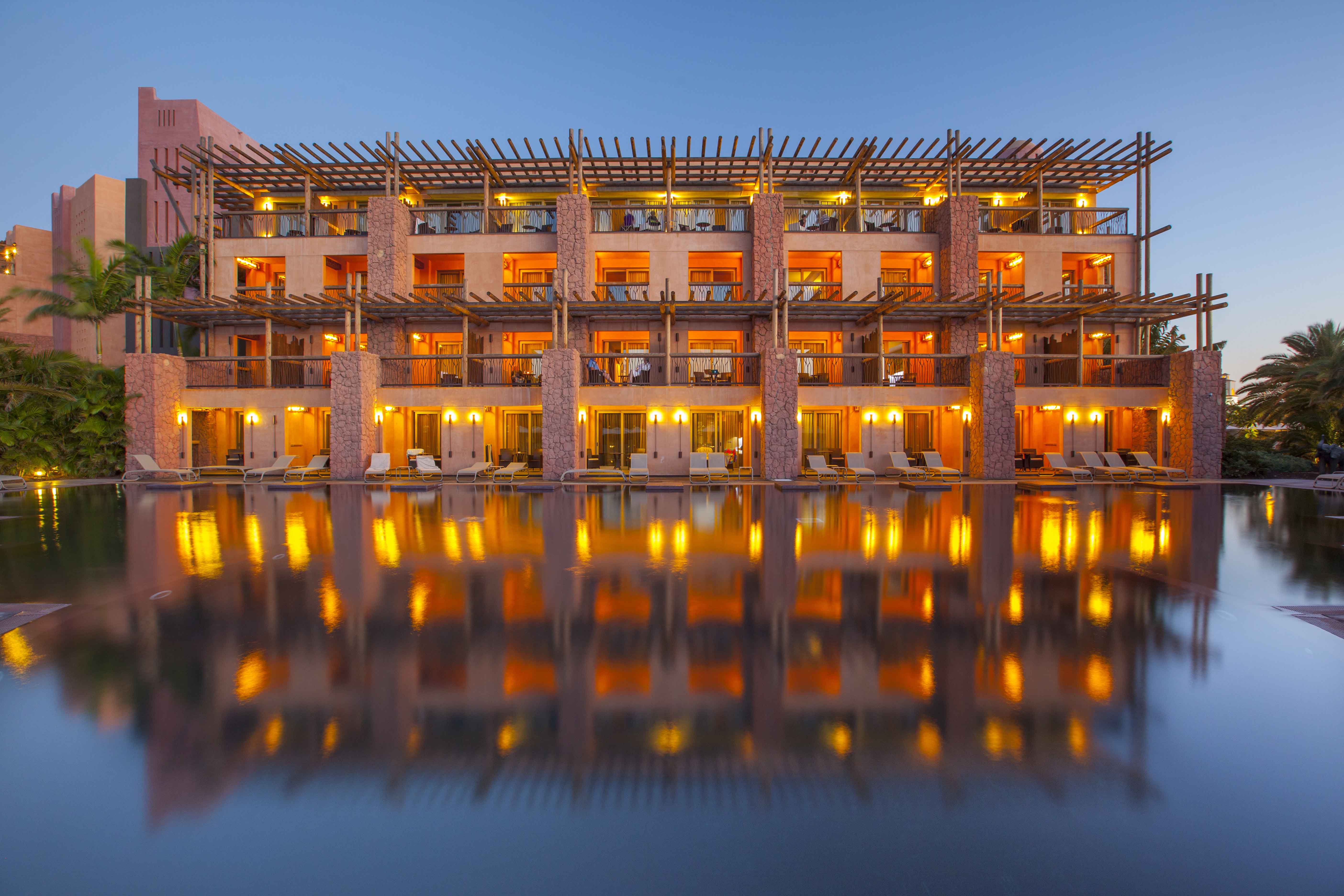 exterior piscinas lopesan baobab resort tranquila pool