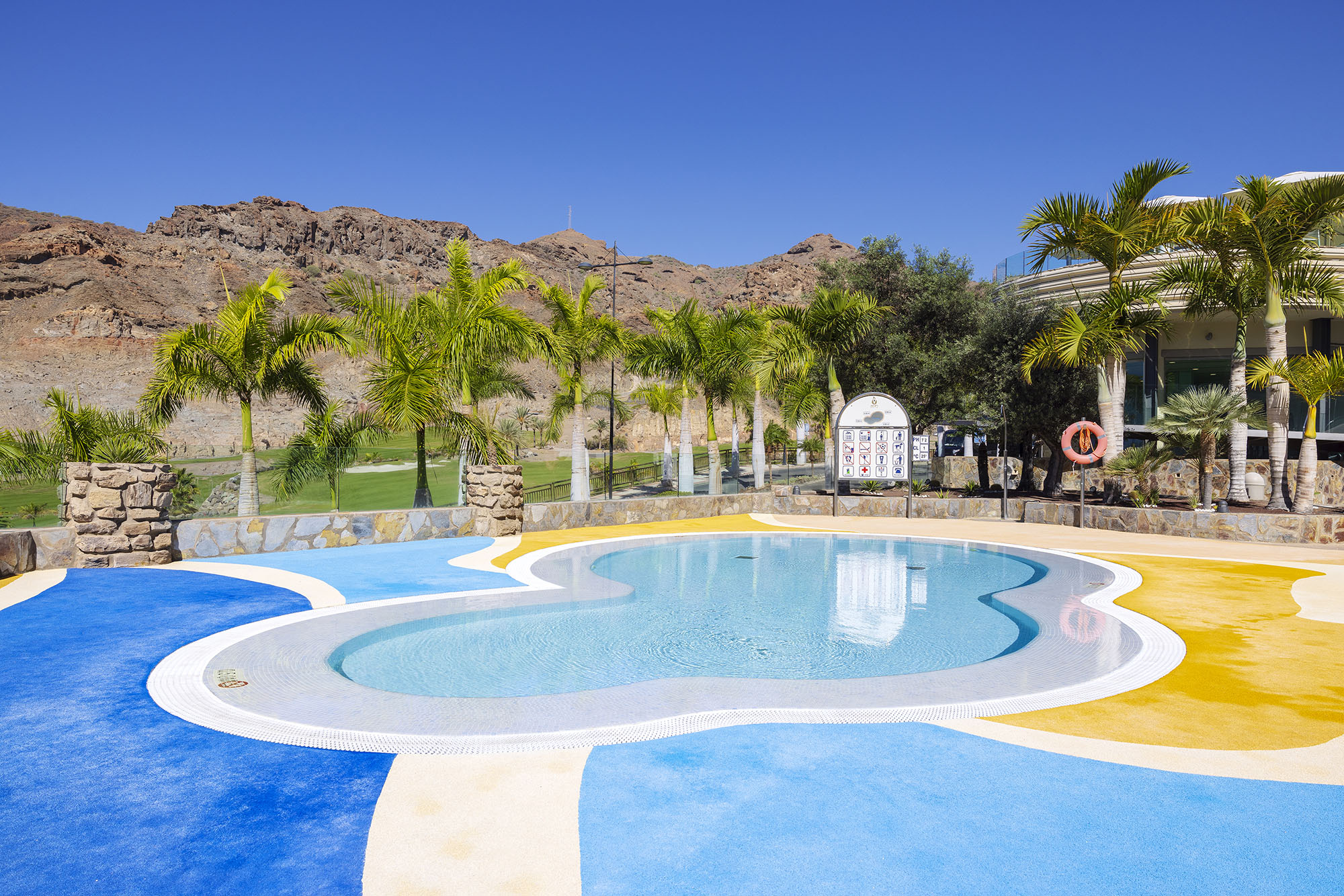 Piscina infantil hotel