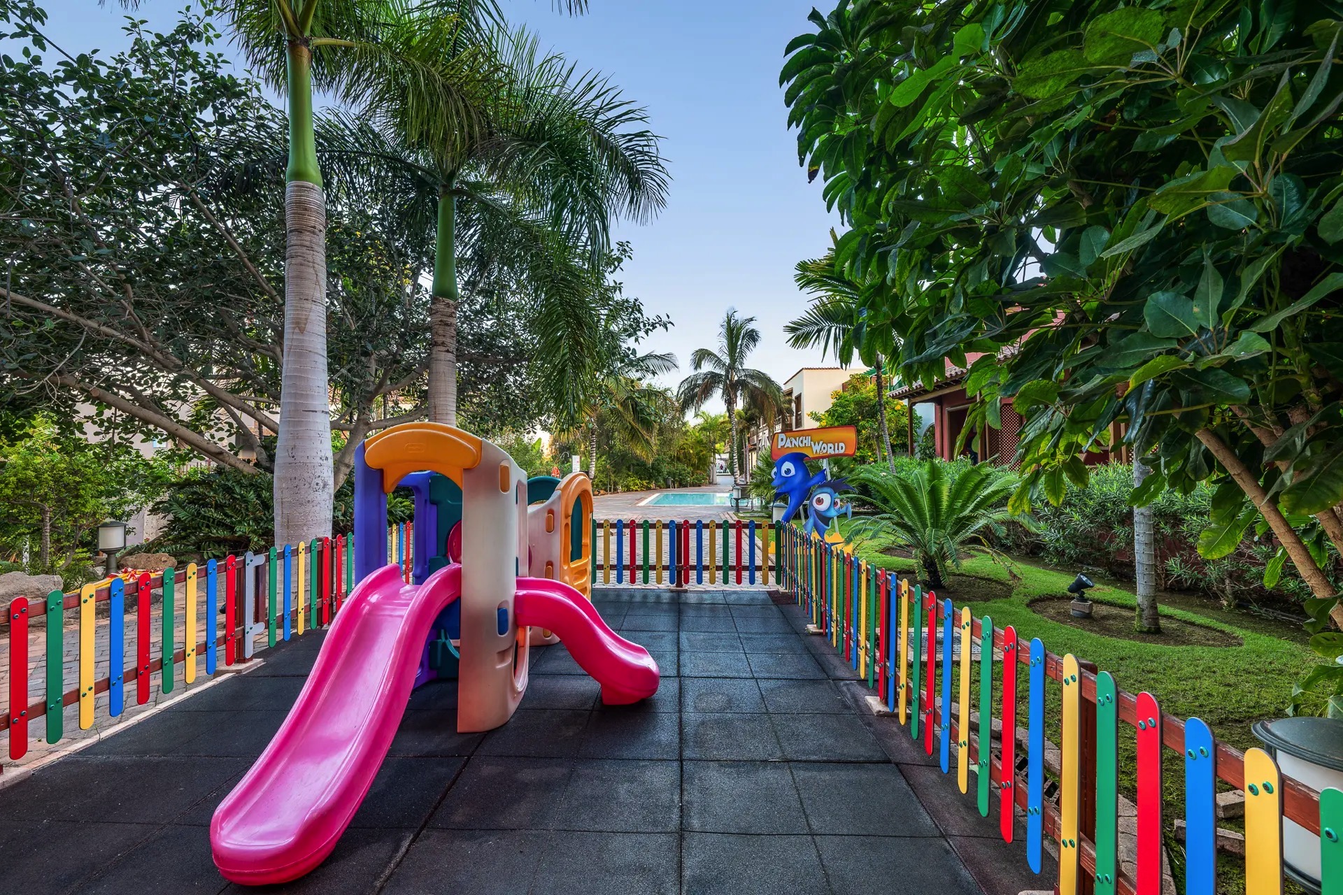 fotos parque infantil hotel lopesan villa del conde